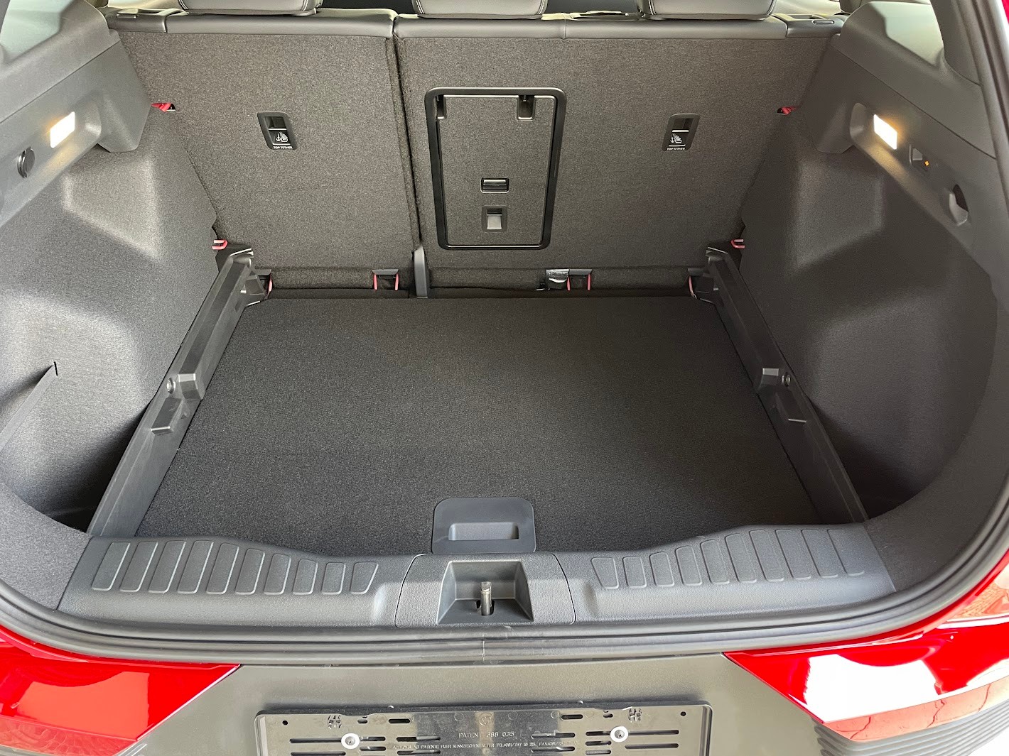 FORD Explorer Extended Range AWD-image-9