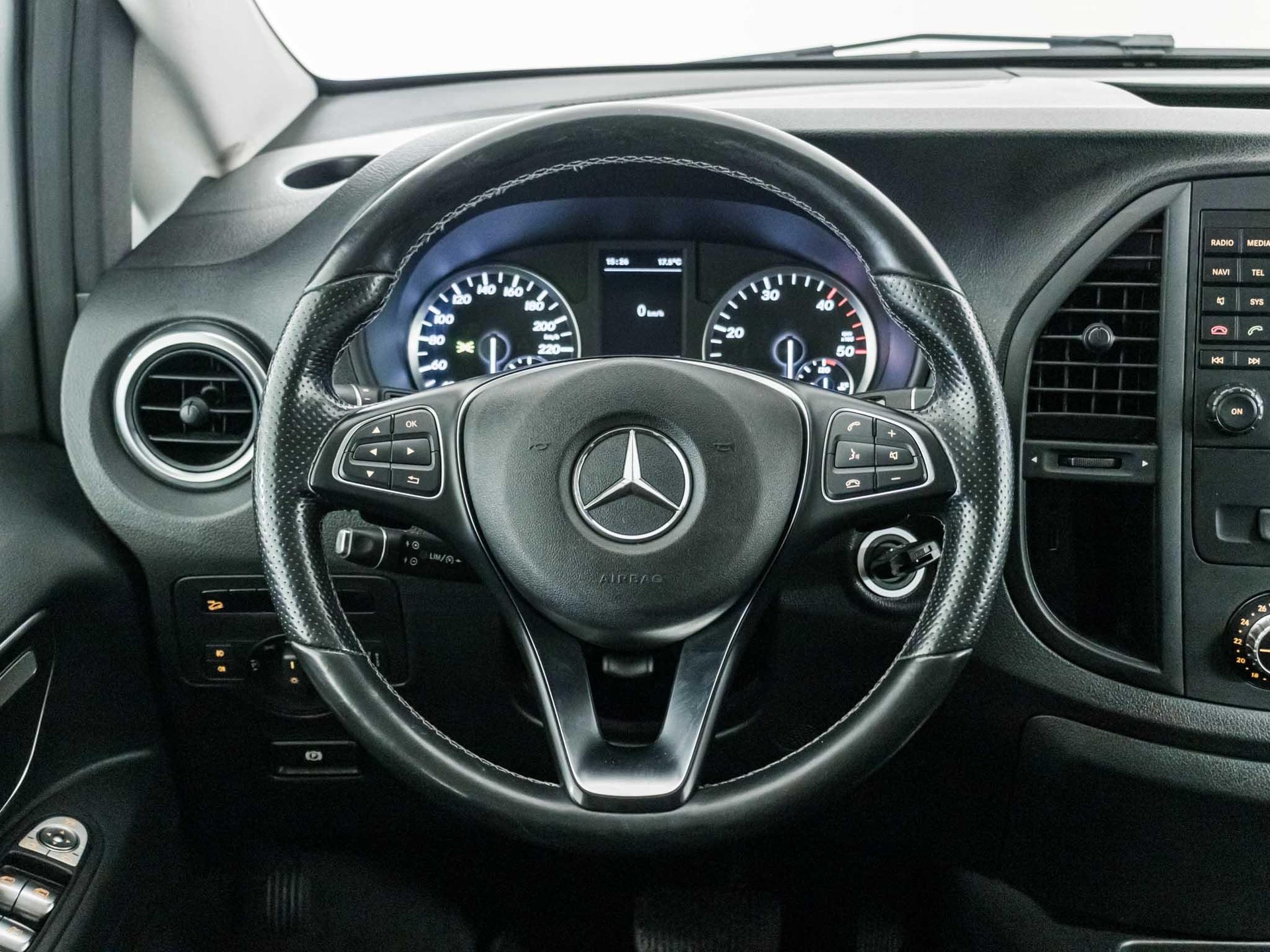 MERCEDES-BENZ Vito 116 BlueTEC 4x4 Tourer SELECT Kompakt-image-10