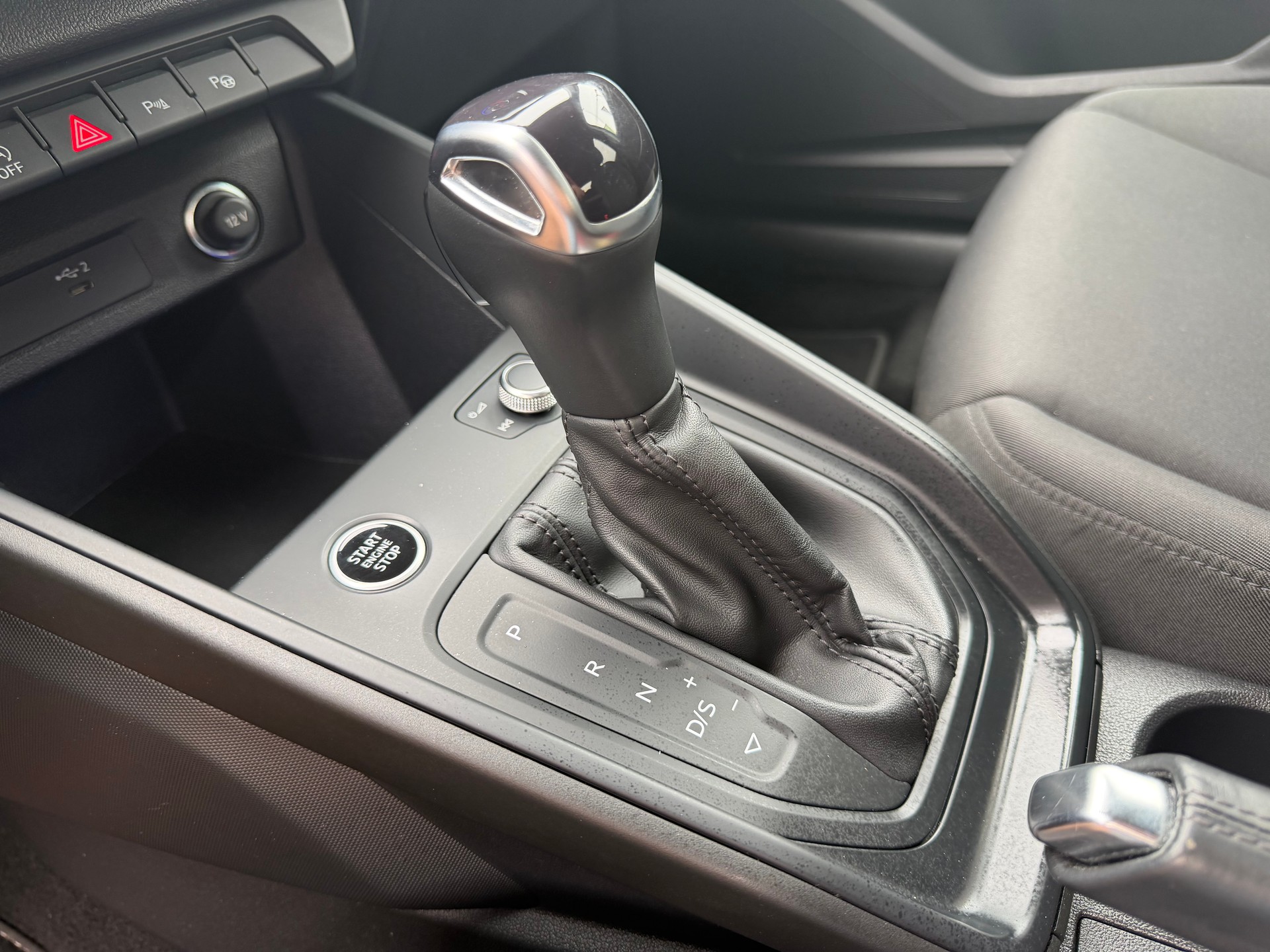 AUDI A1 Sportback 30 TFSI S Line Attraction S-tronic-image-14