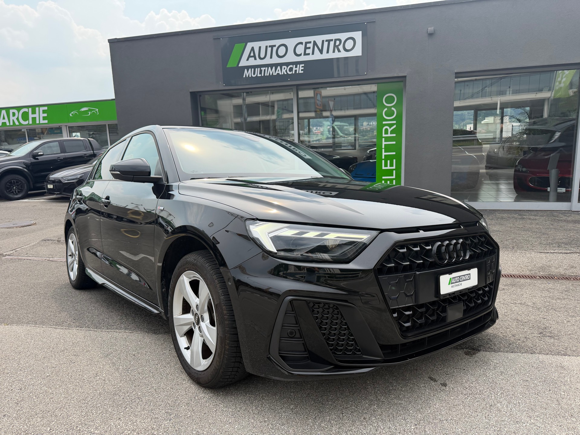 AUDI A1 Sportback 30 TFSI S Line Attraction S-tronic-image-1