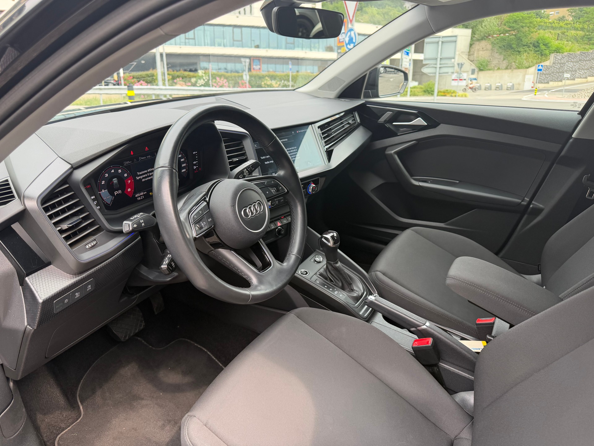 AUDI A1 Sportback 30 TFSI S Line Attraction S-tronic-image-8