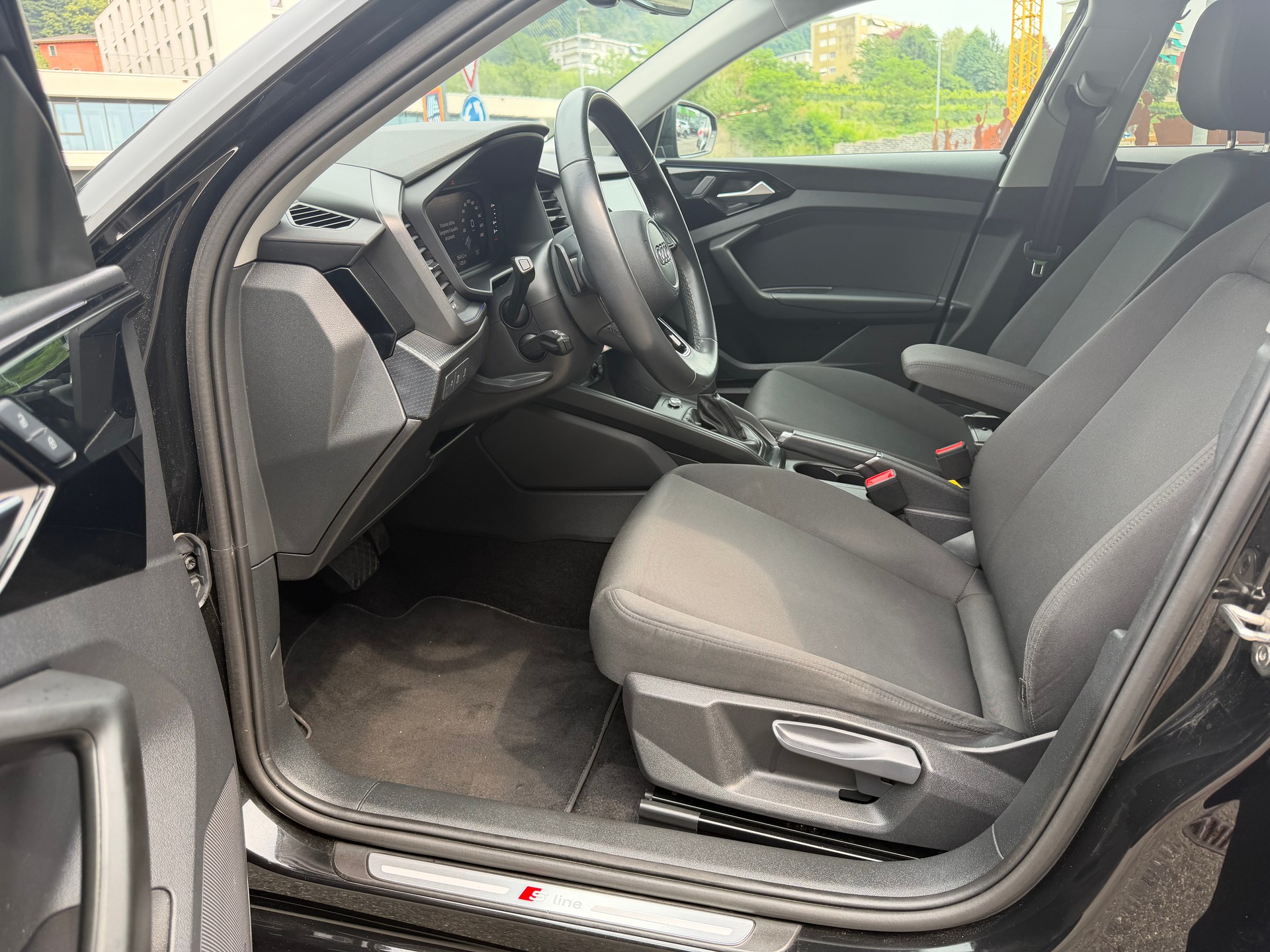 AUDI A1 Sportback 30 TFSI S Line Attraction S-tronic-image-9