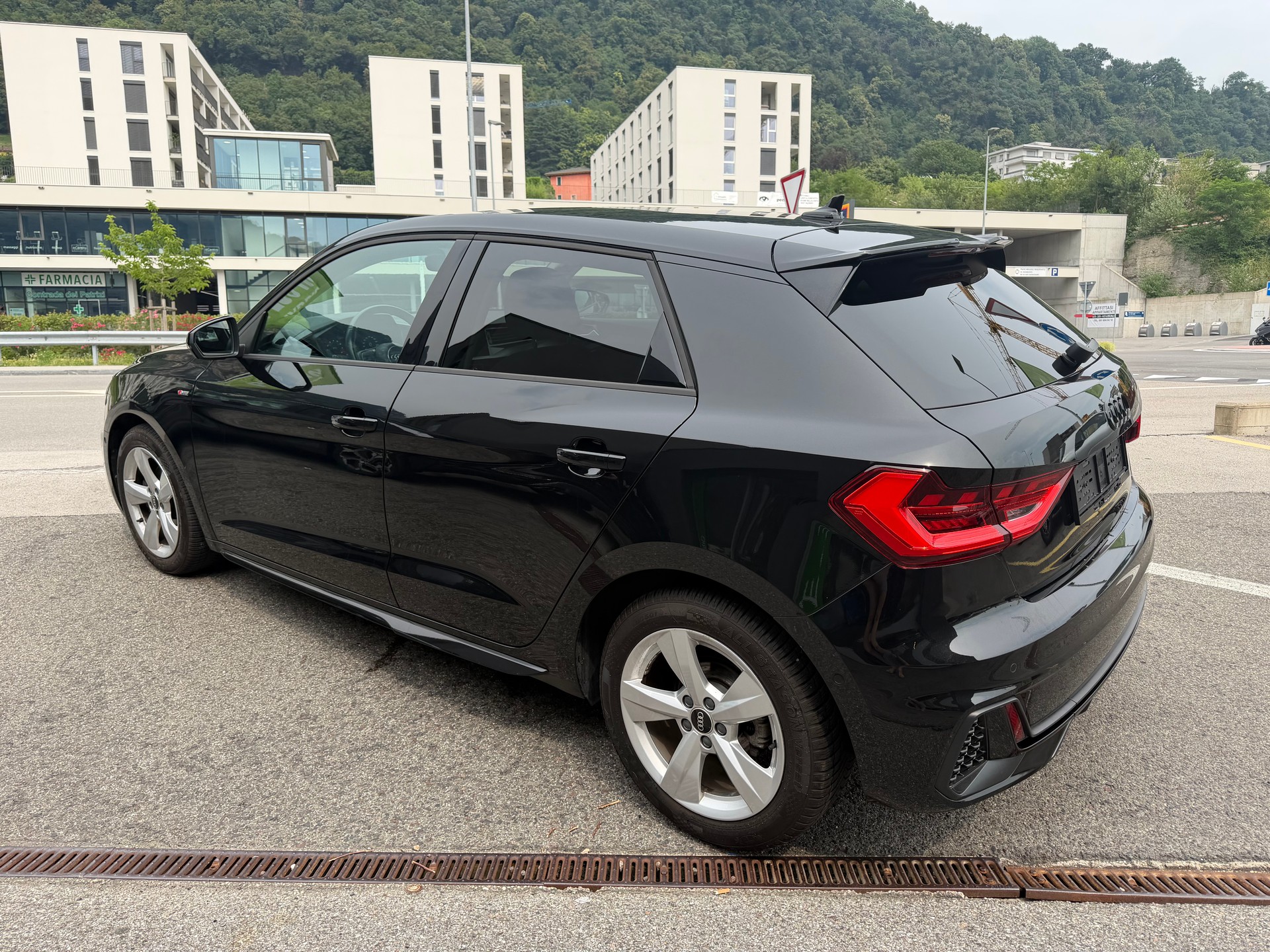 AUDI A1 Sportback 30 TFSI S Line Attraction S-tronic-image-2