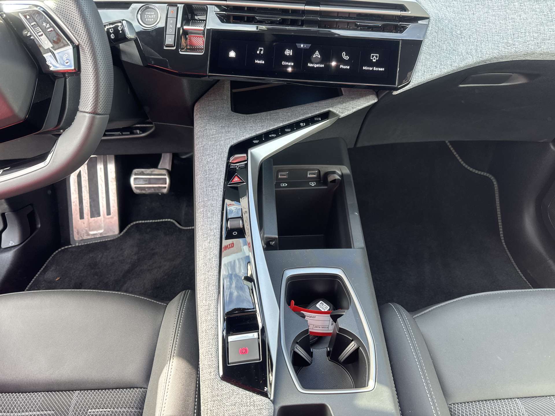 PEUGEOT 5008 145 Hybrid GT 7-Plätzer e-DCS-Automat-image-11