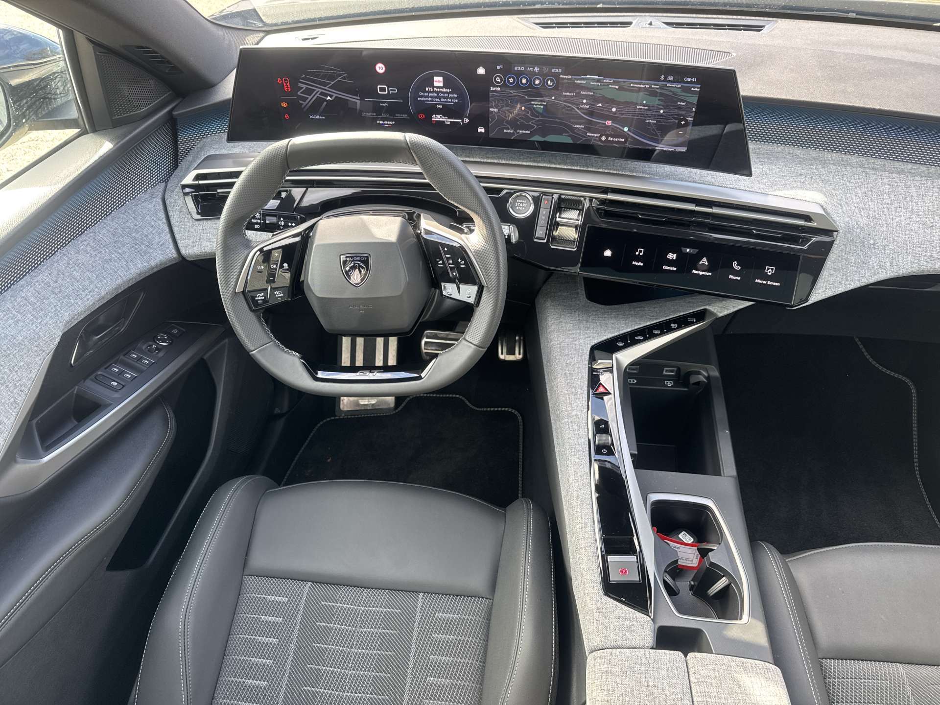 PEUGEOT 5008 145 Hybrid GT 7-Plätzer e-DCS-Automat-image-4
