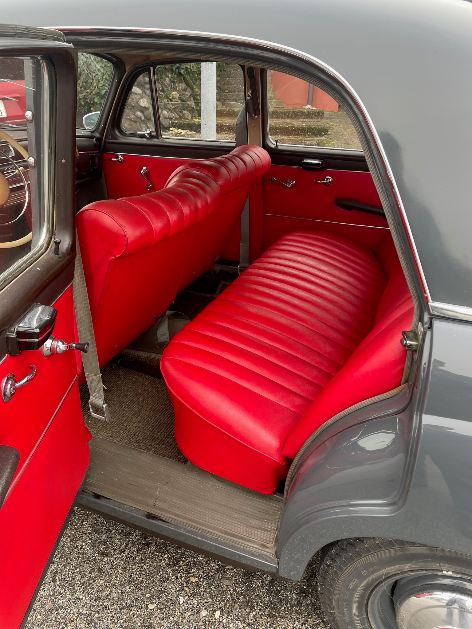 MERCEDES-BENZ 190-image-7