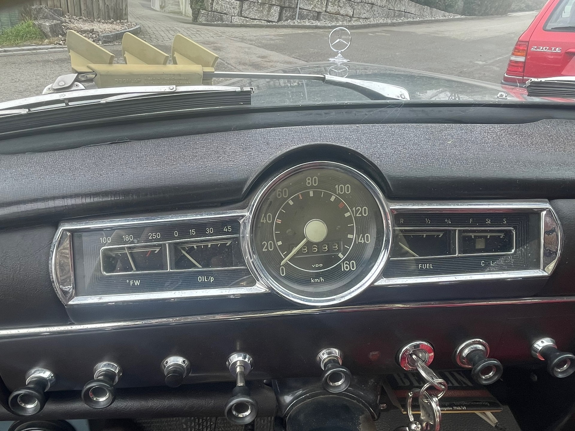 MERCEDES-BENZ 190-image-12