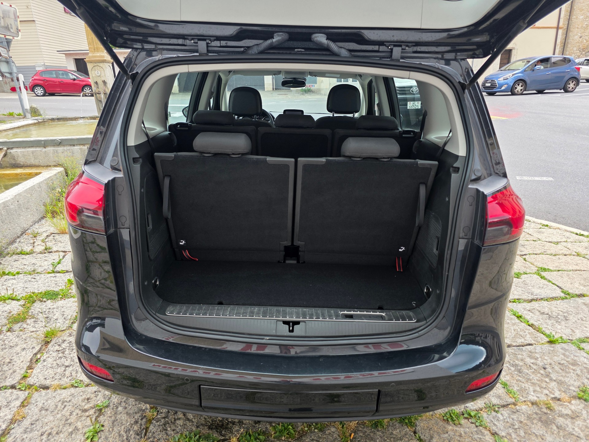 OPEL Zafira Tourer 1.4i 16V Turbo Cosmo Automatic-image-13