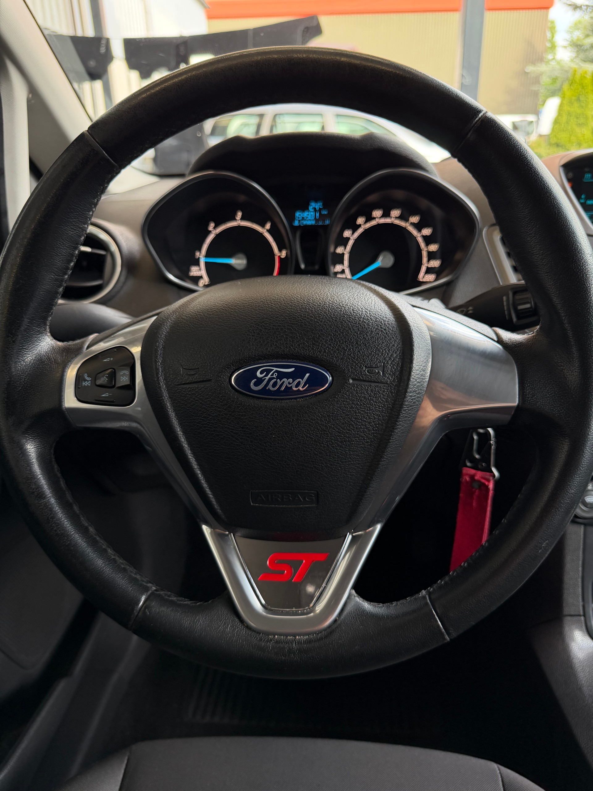 FORD Fiesta 1.6 TDCi Eco Titanium-image-11
