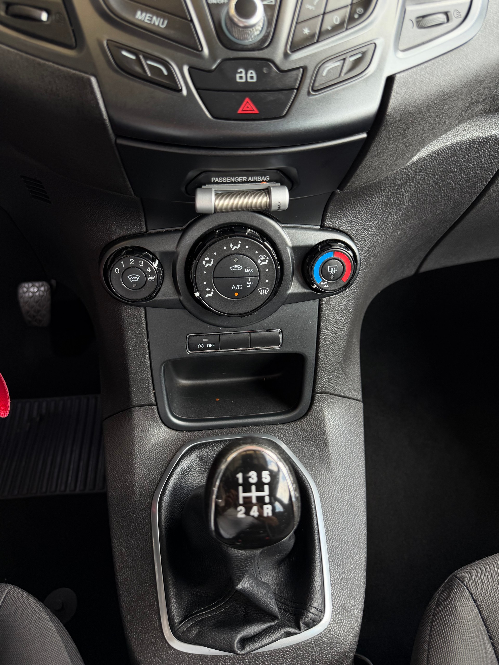FORD Fiesta 1.6 TDCi Eco Titanium-image-15