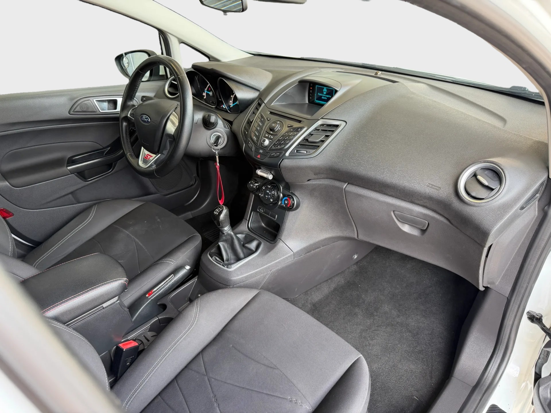 FORD Fiesta 1.6 TDCi Eco Titanium-image-9
