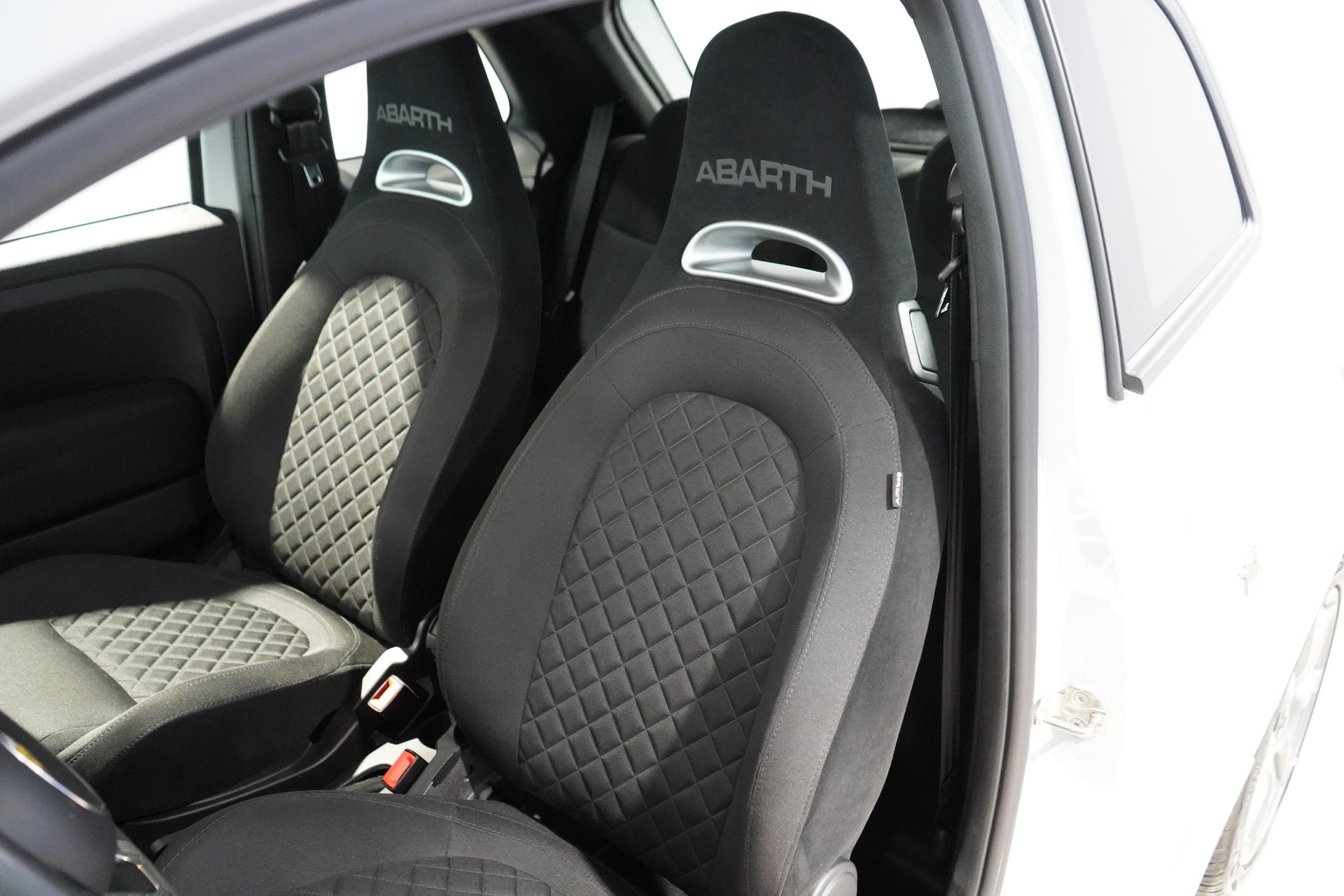 FIAT 595 Abarth 1.4 T-Jet 165-image-6