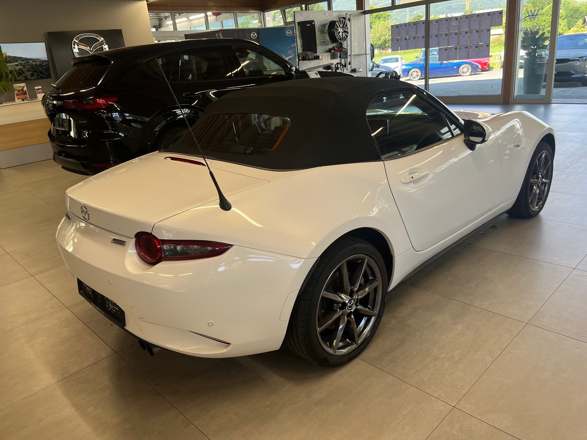 MAZDA MX-5 SKYACTIV-G 160 Revolution-image-3