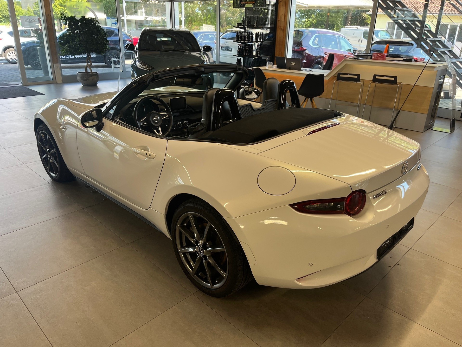 MAZDA MX-5 SKYACTIV-G 160 Revolution-image-7