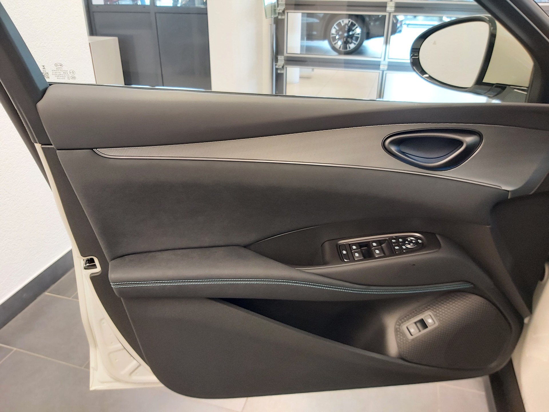 BYD Seal 6 DM-i Comfort-image-15