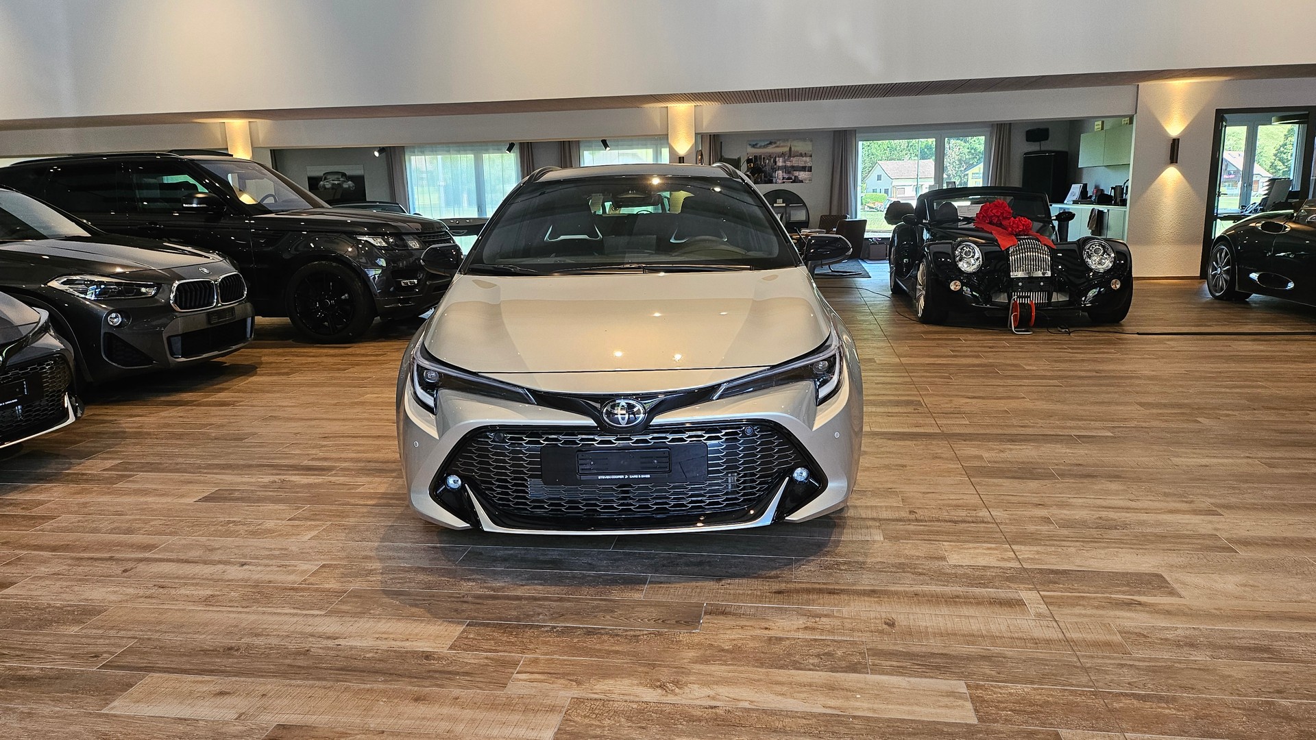 TOYOTA Corolla Touring Sports 2.0 HSD GR Sport e-CVT-showroom-element-2