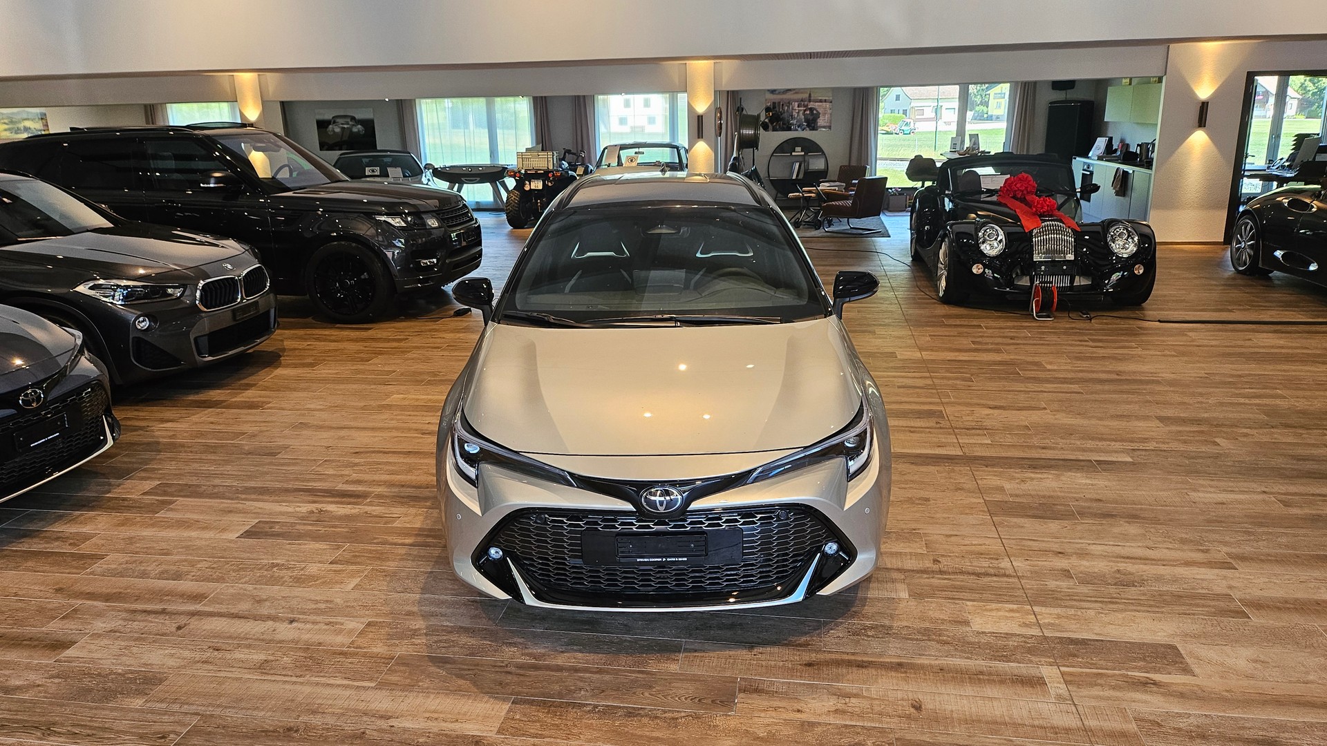 TOYOTA Corolla Touring Sports 2.0 HSD GR Sport e-CVT-showroom-element-3
