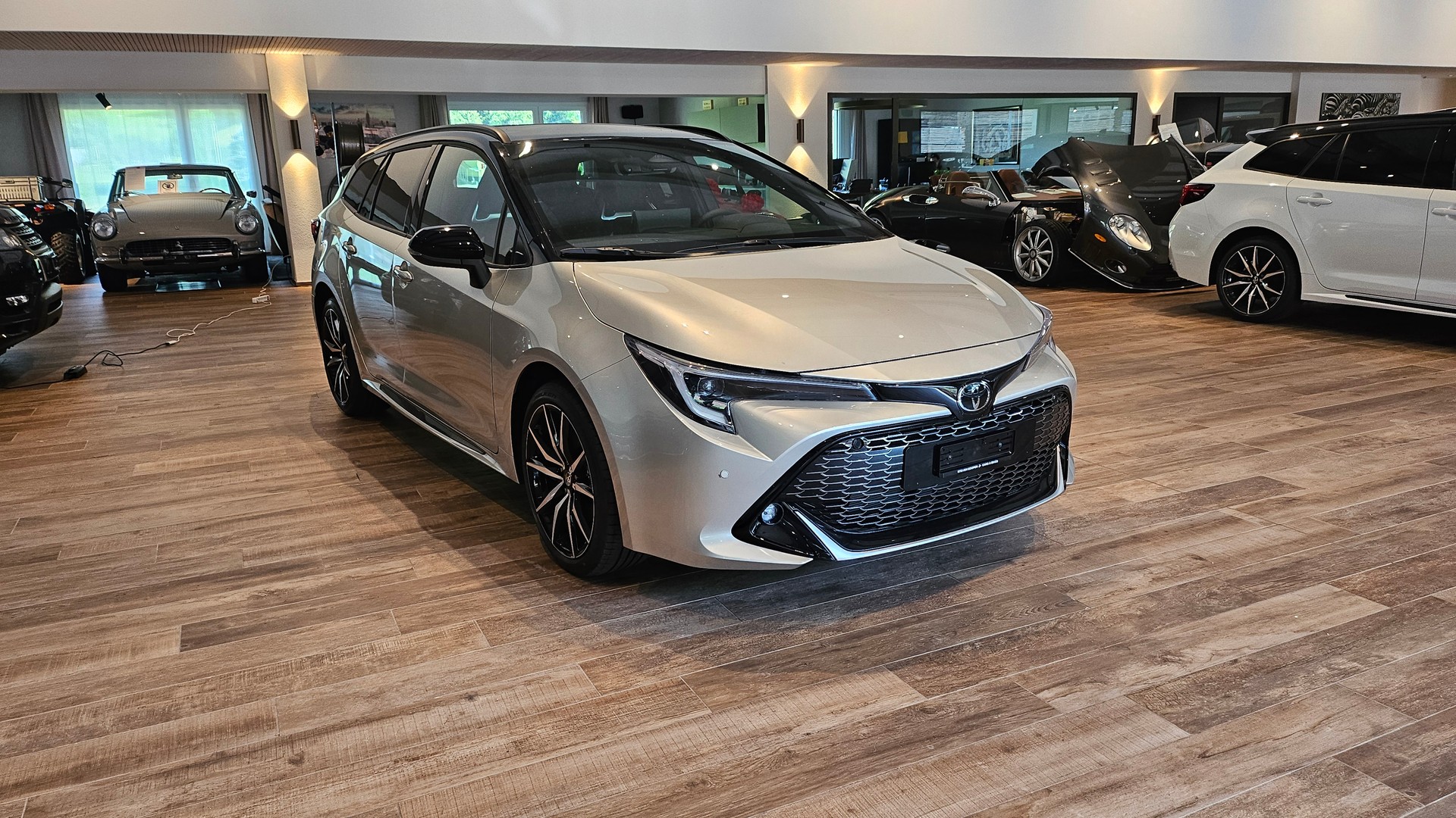 TOYOTA Corolla Touring Sports 2.0 HSD GR Sport e-CVT-image-4