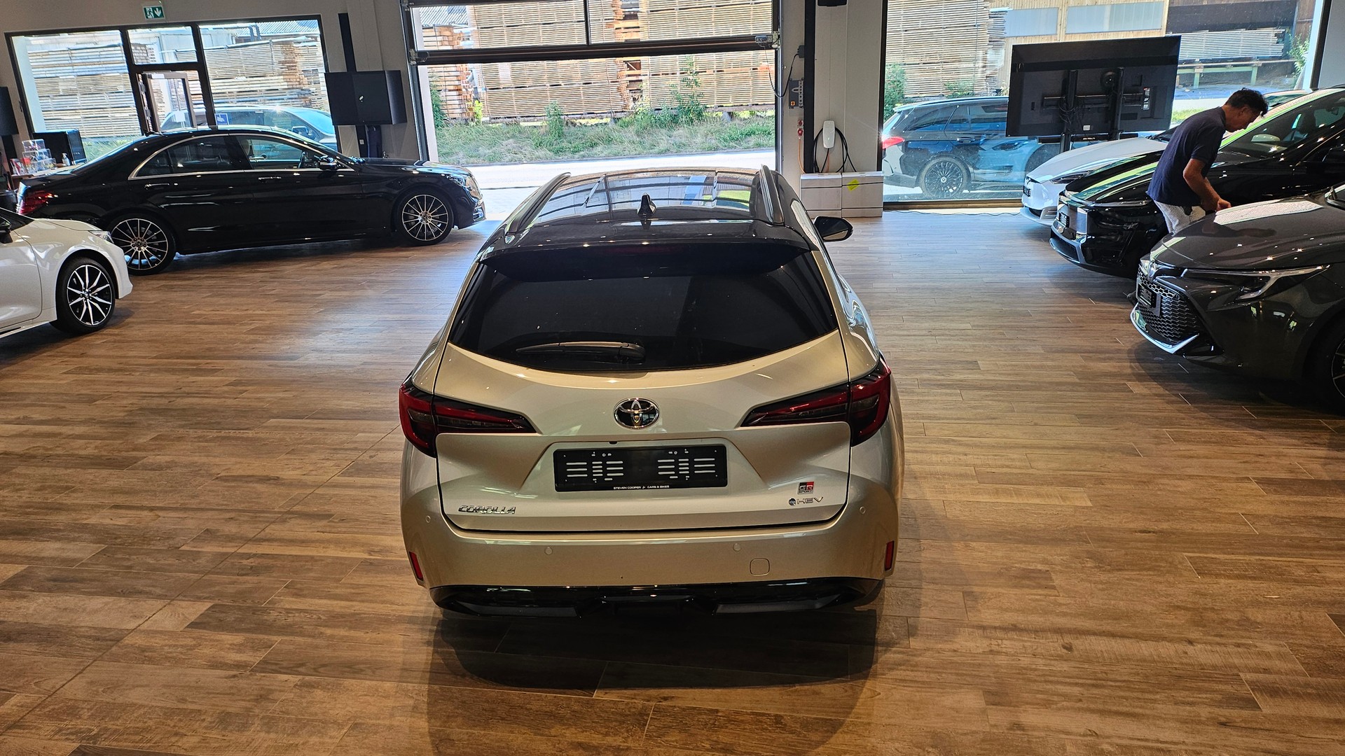 TOYOTA Corolla Touring Sports 2.0 HSD GR Sport e-CVT-image-11