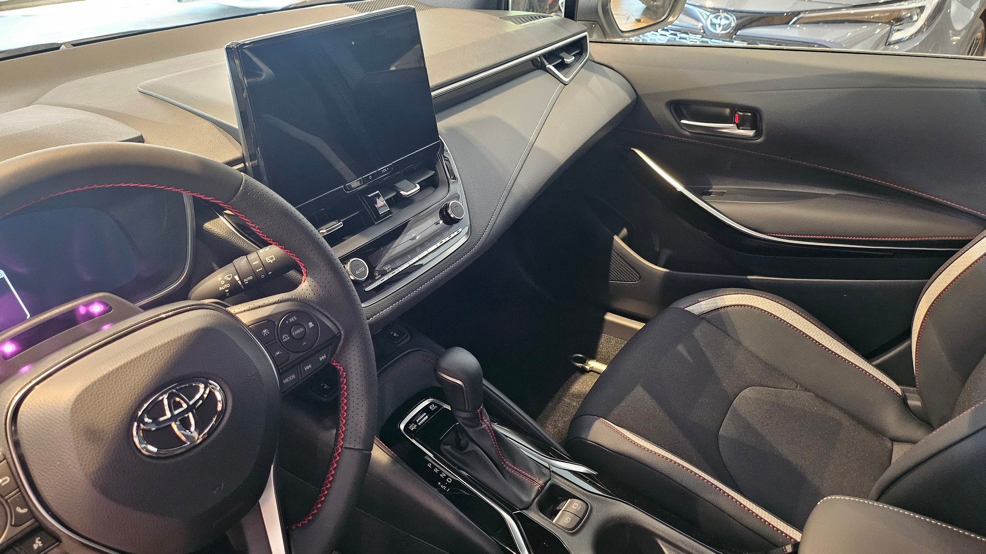 TOYOTA Corolla Touring Sports 2.0 HSD GR Sport e-CVT-image-26