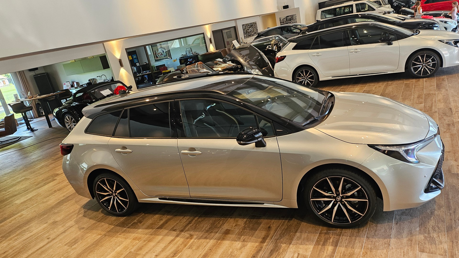 TOYOTA Corolla Touring Sports 2.0 HSD GR Sport e-CVT-image-7