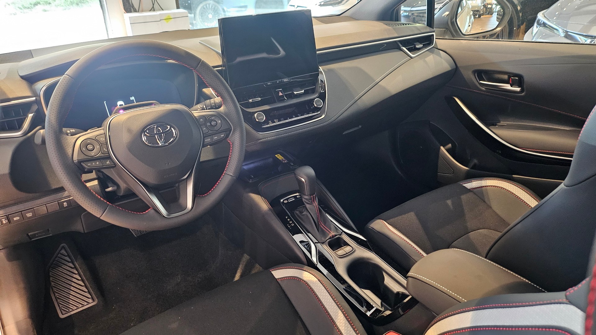 TOYOTA Corolla Touring Sports 2.0 HSD GR Sport e-CVT-image-20