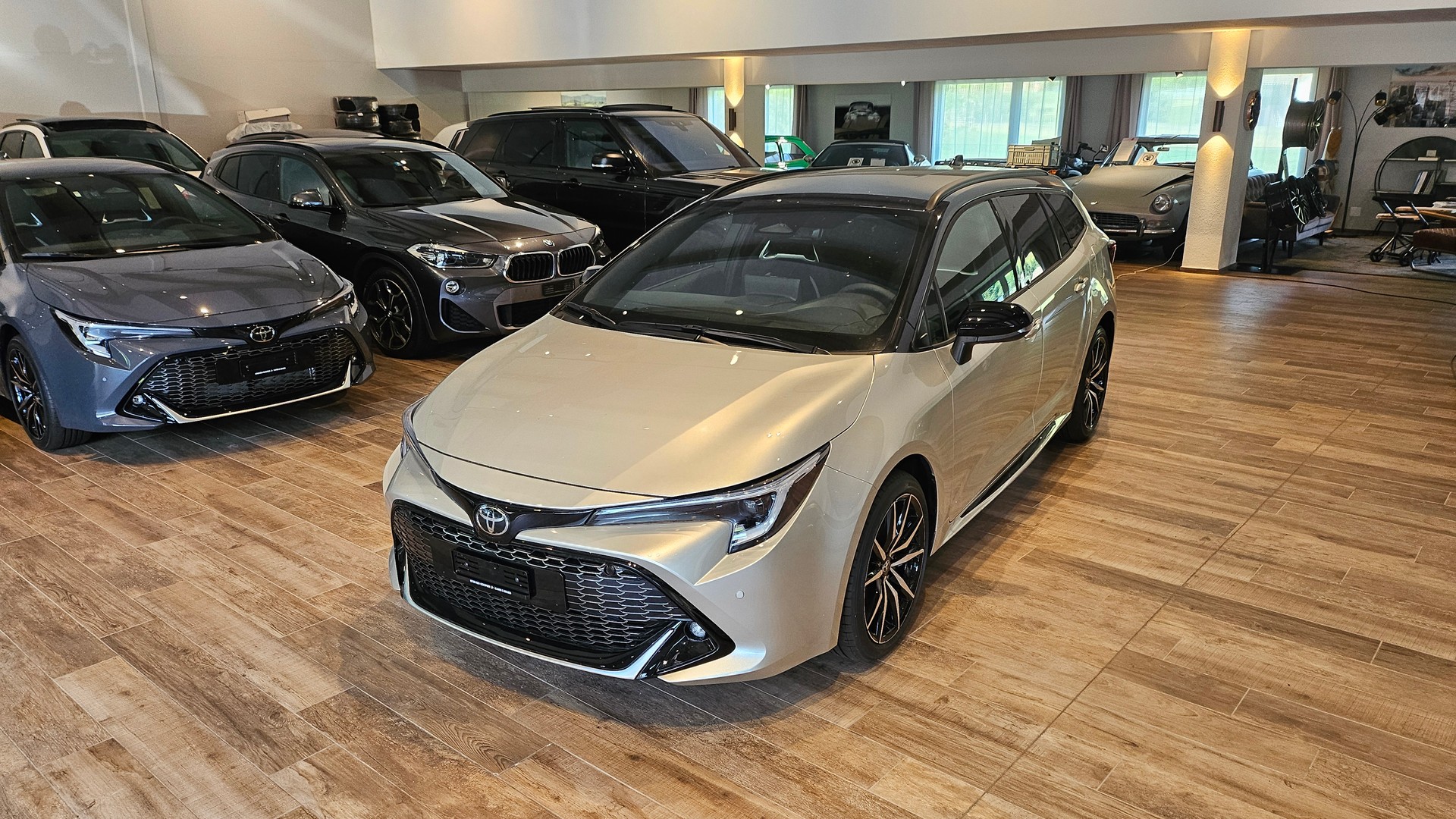 TOYOTA Corolla Touring Sports 2.0 HSD GR Sport e-CVT-showroom-element-1