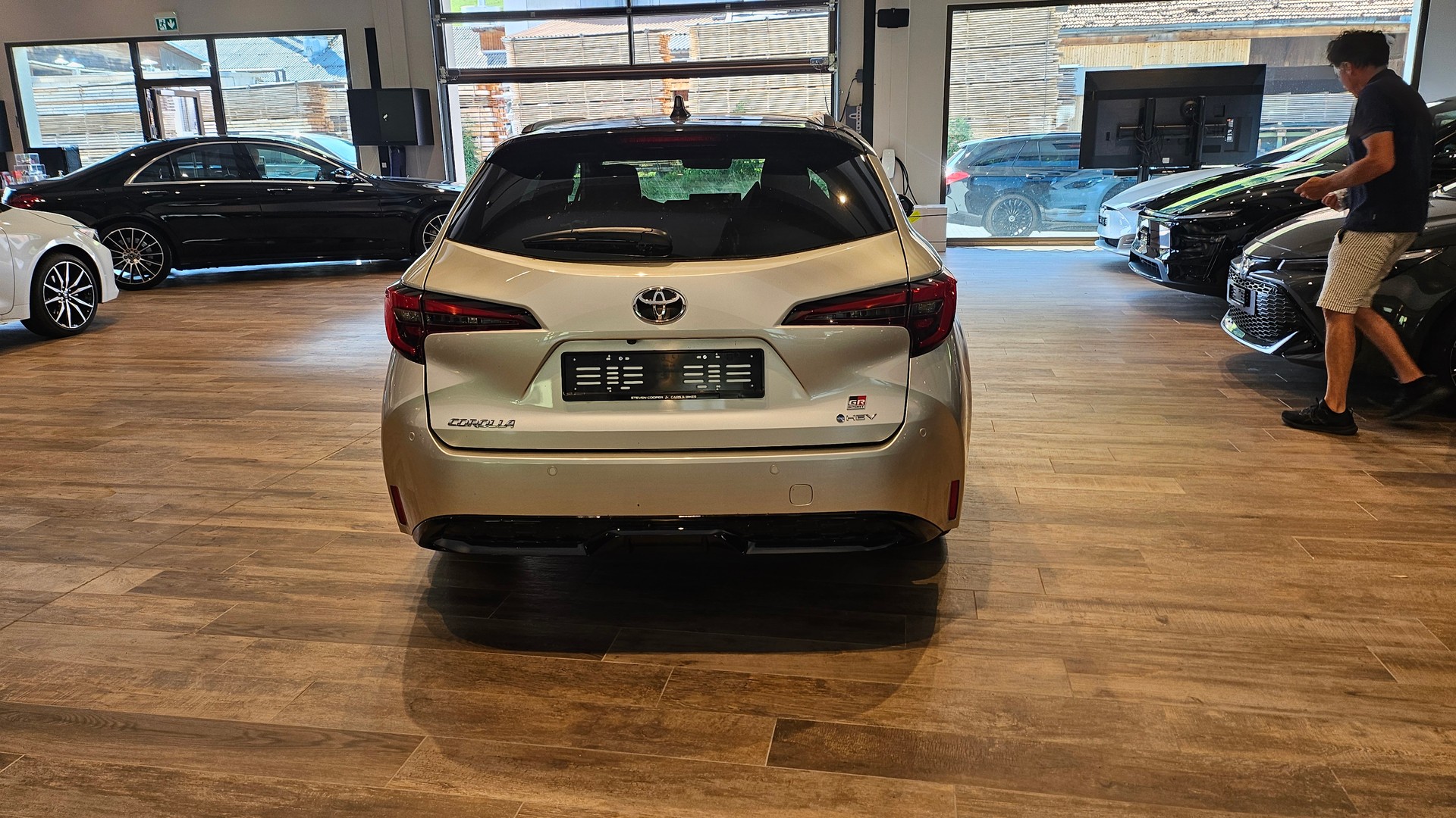 TOYOTA Corolla Touring Sports 2.0 HSD GR Sport e-CVT-image-10