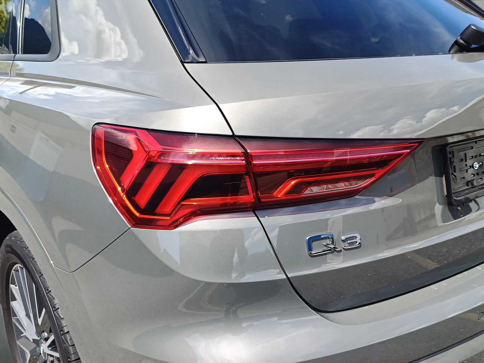 AUDI Q3 35 TFSI advanced S-tronic-image-8