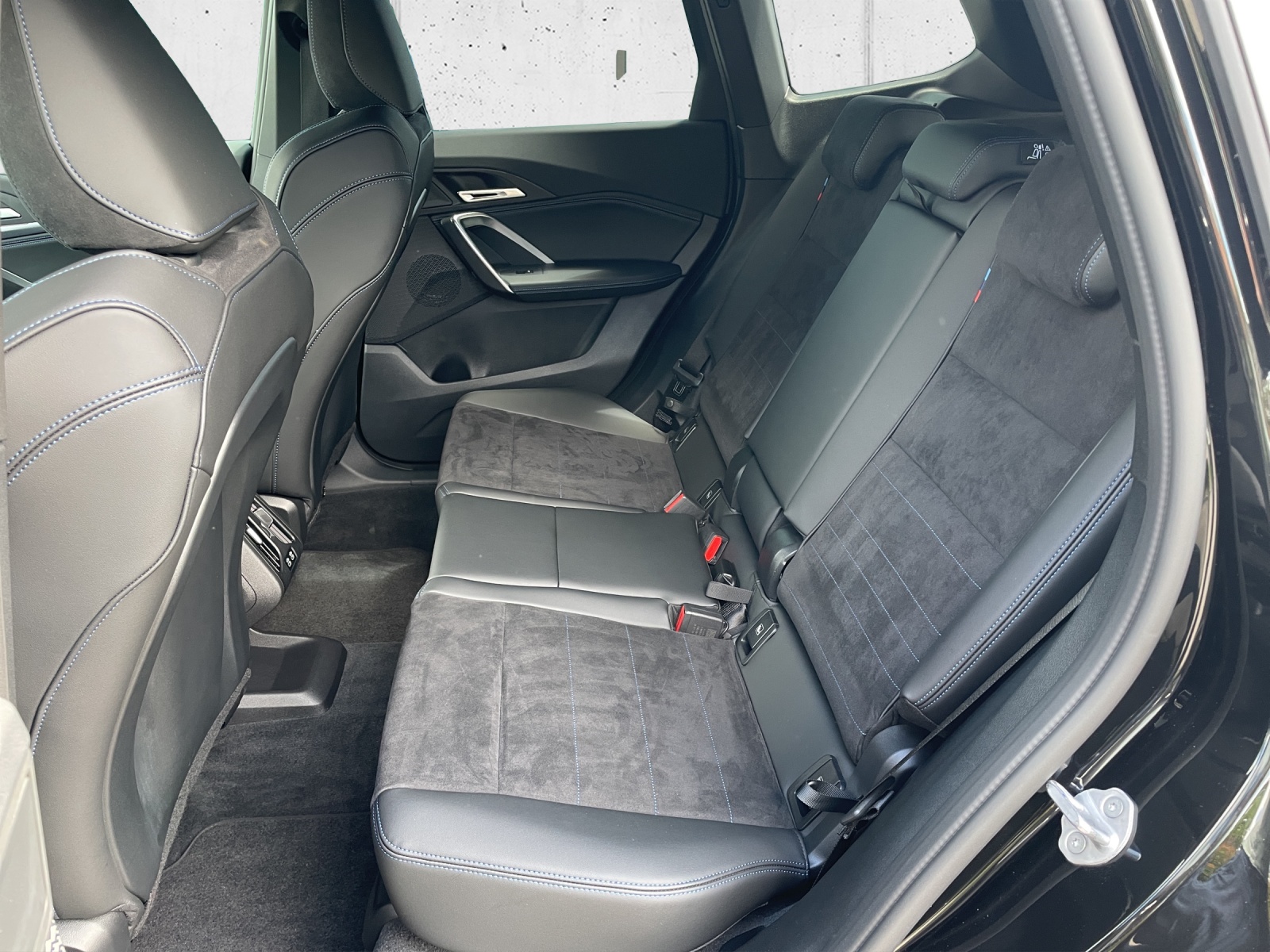 BMW X1 xDrive 23i 48V M Sport-image-13