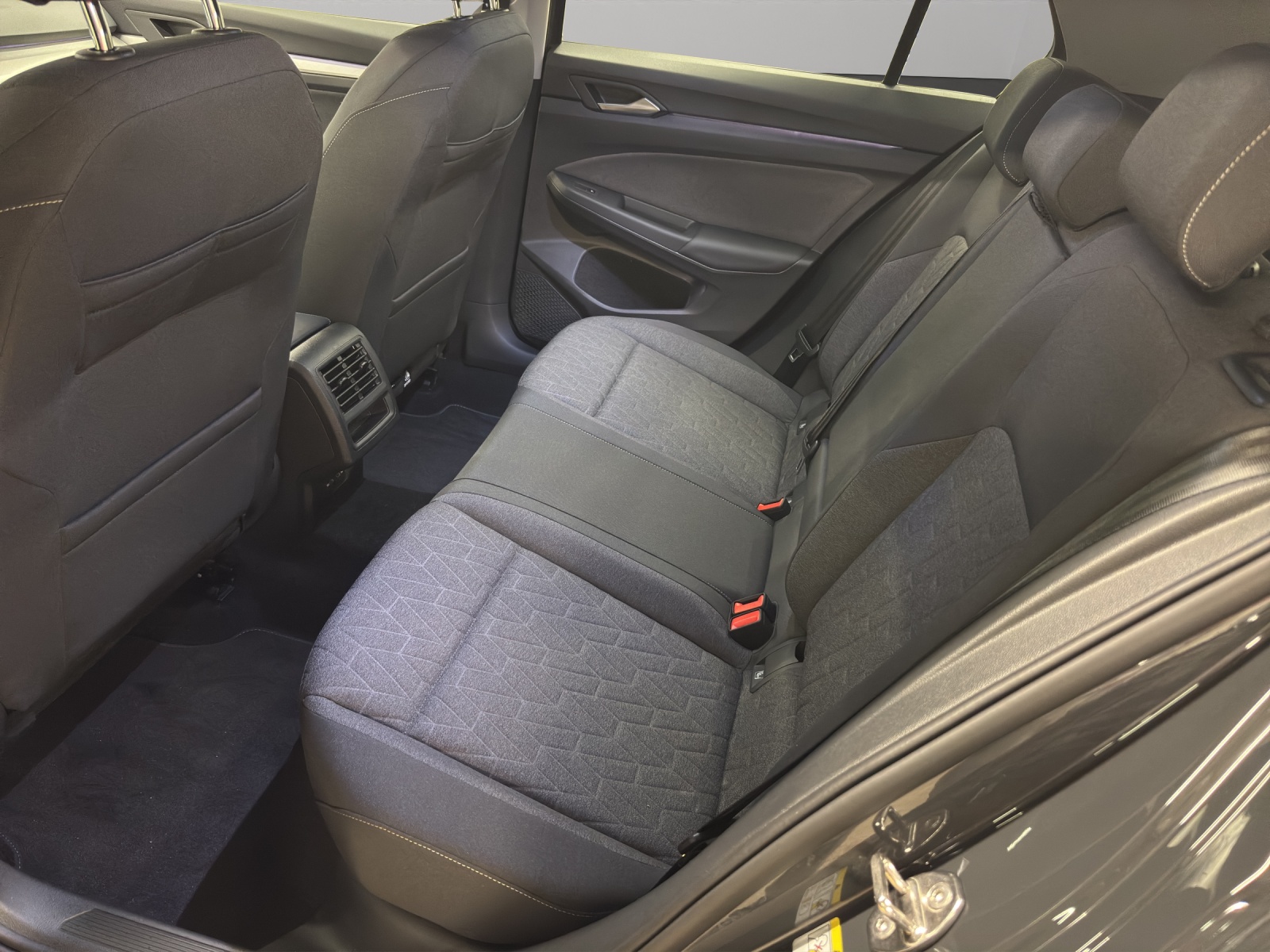 VW Golf 1.5 e TSI mHEV United DSG-image-9