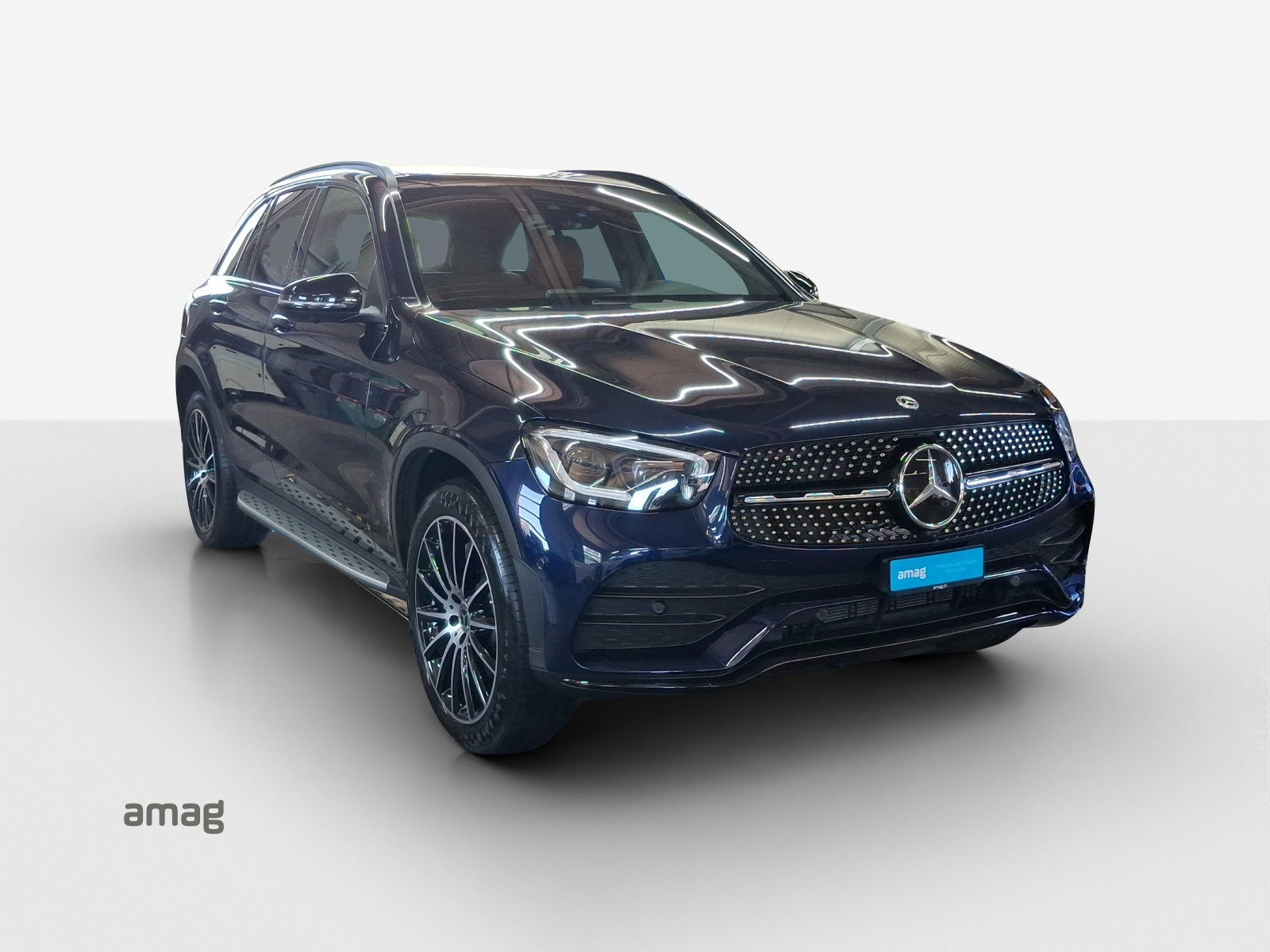 MERCEDES-BENZ GLC 300 e AMG Line 4Matic 9G-Tronic-image-7