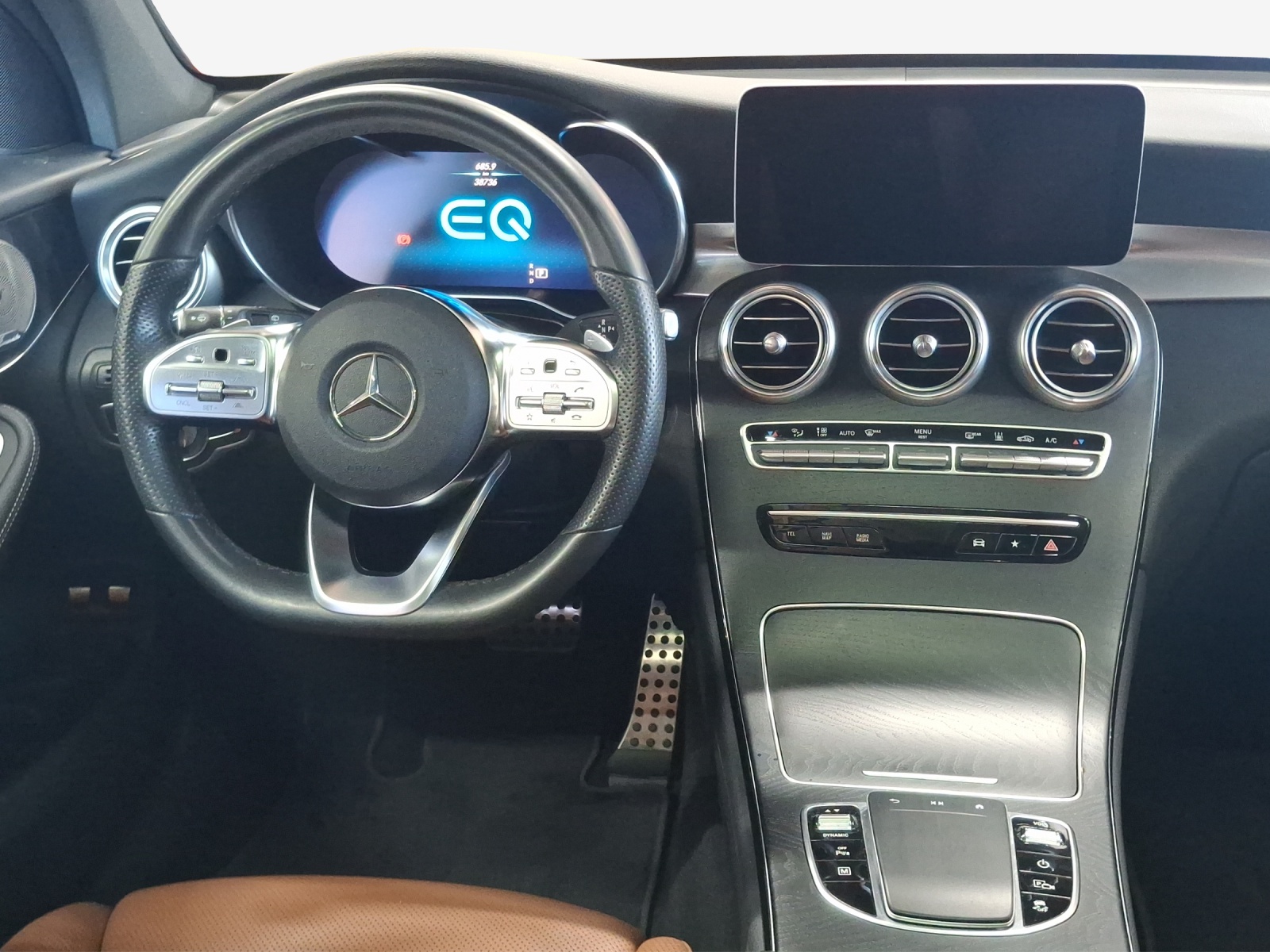 MERCEDES-BENZ GLC 300 e AMG Line 4Matic 9G-Tronic-image-11