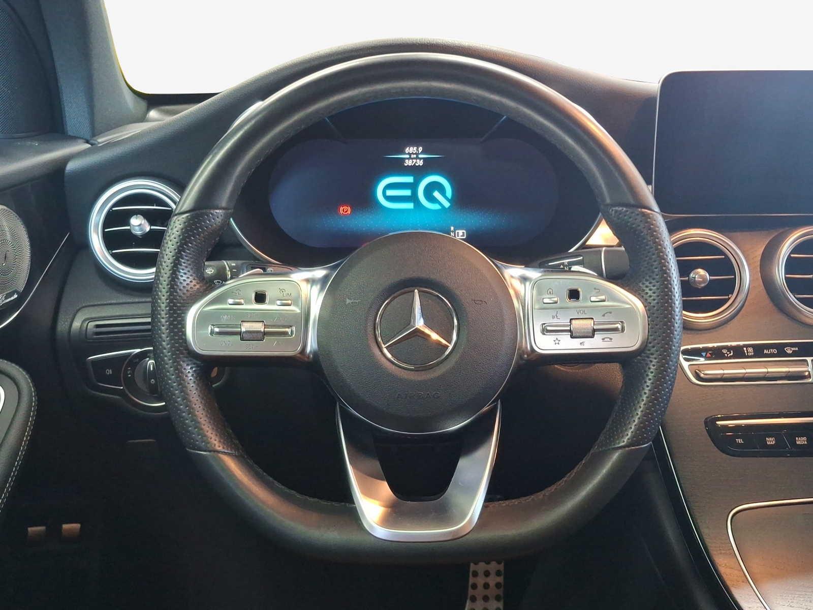 MERCEDES-BENZ GLC 300 e AMG Line 4Matic 9G-Tronic-image-9