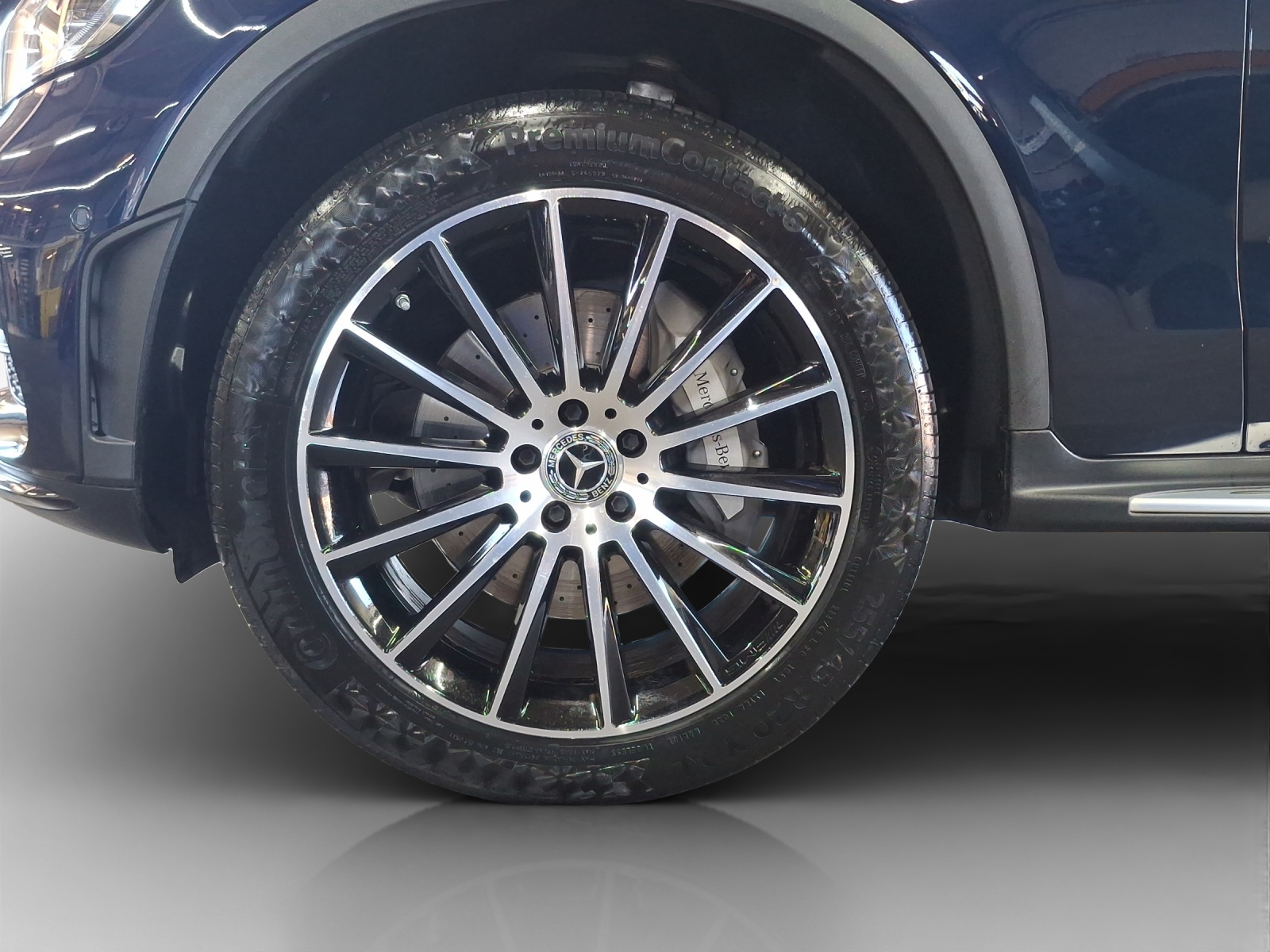 MERCEDES-BENZ GLC 300 e AMG Line 4Matic 9G-Tronic-image-15