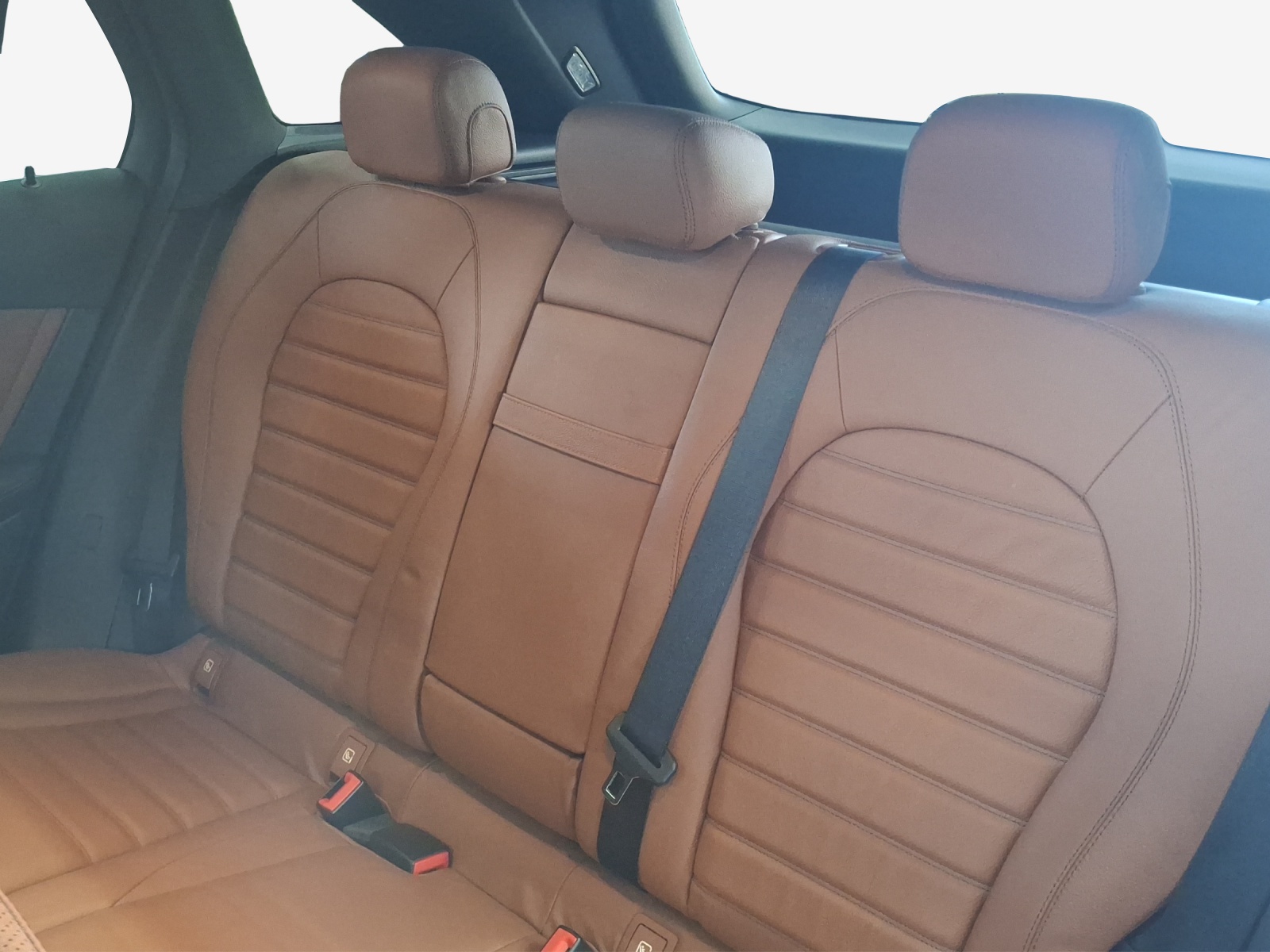 MERCEDES-BENZ GLC 300 e AMG Line 4Matic 9G-Tronic-image-12