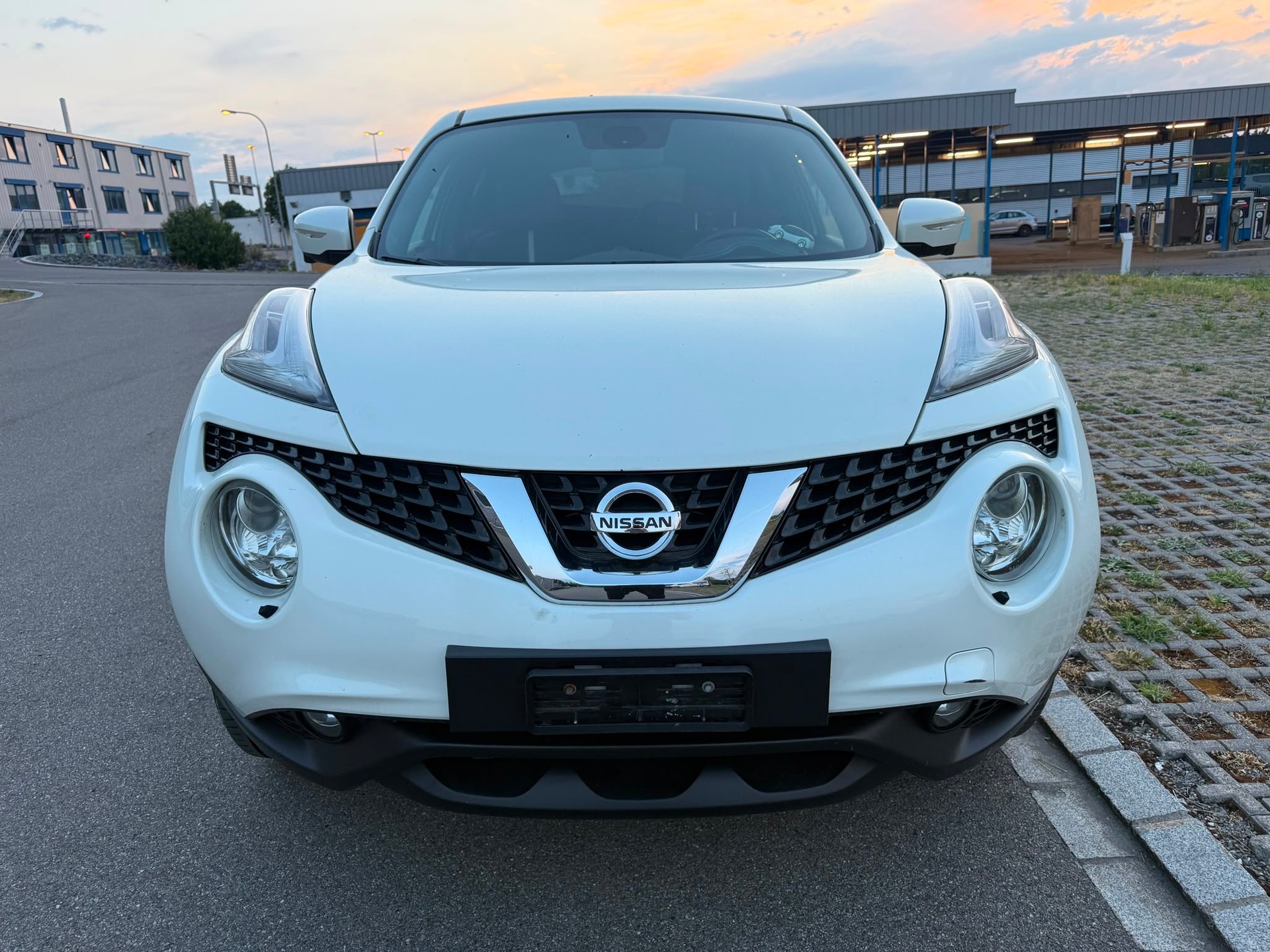 NISSAN Juke 1.6 DIG-T tekna 4x4 Xtronic M-CVT-image-0