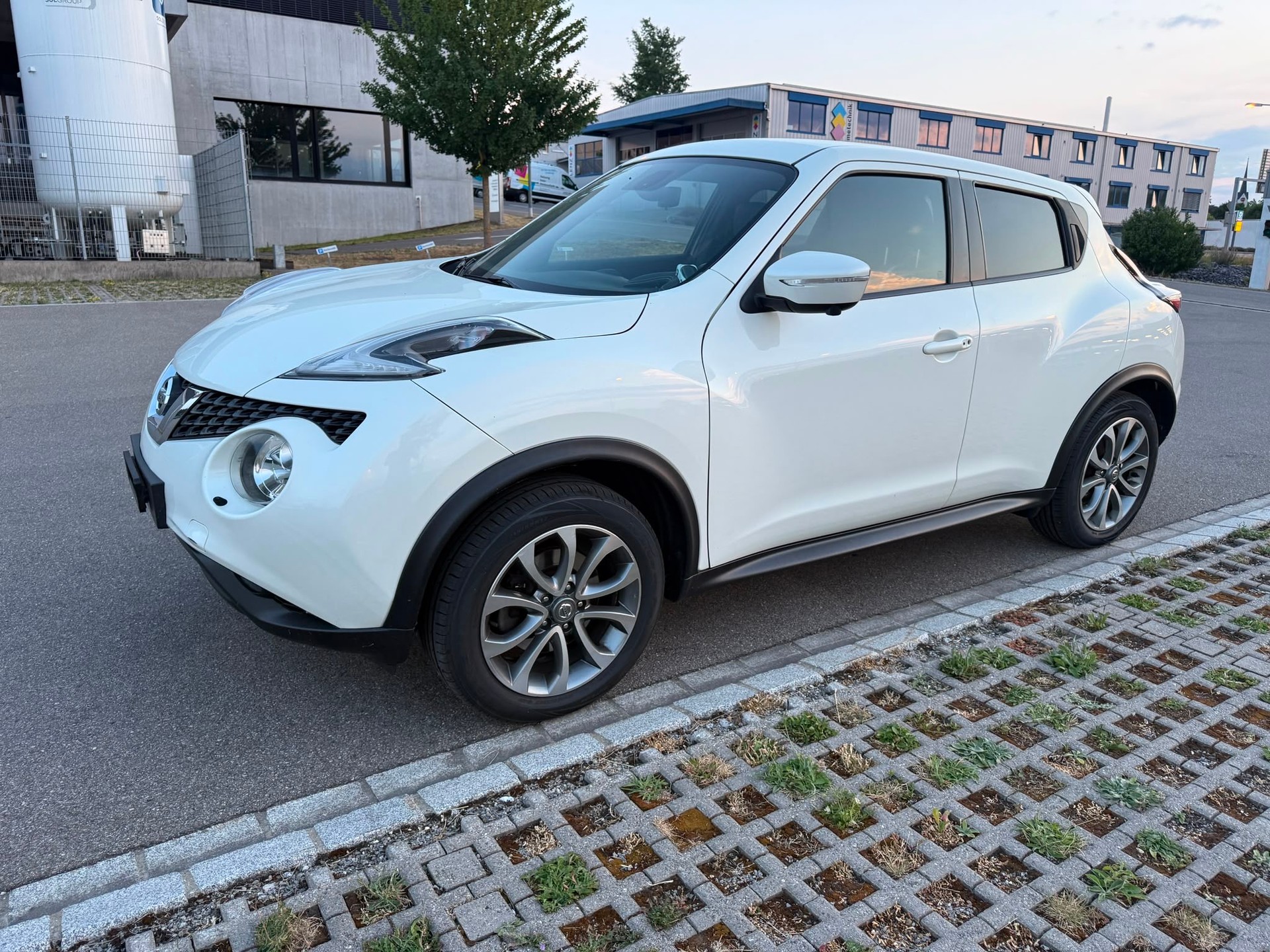 NISSAN Juke 1.6 DIG-T tekna 4x4 Xtronic M-CVT-image-7