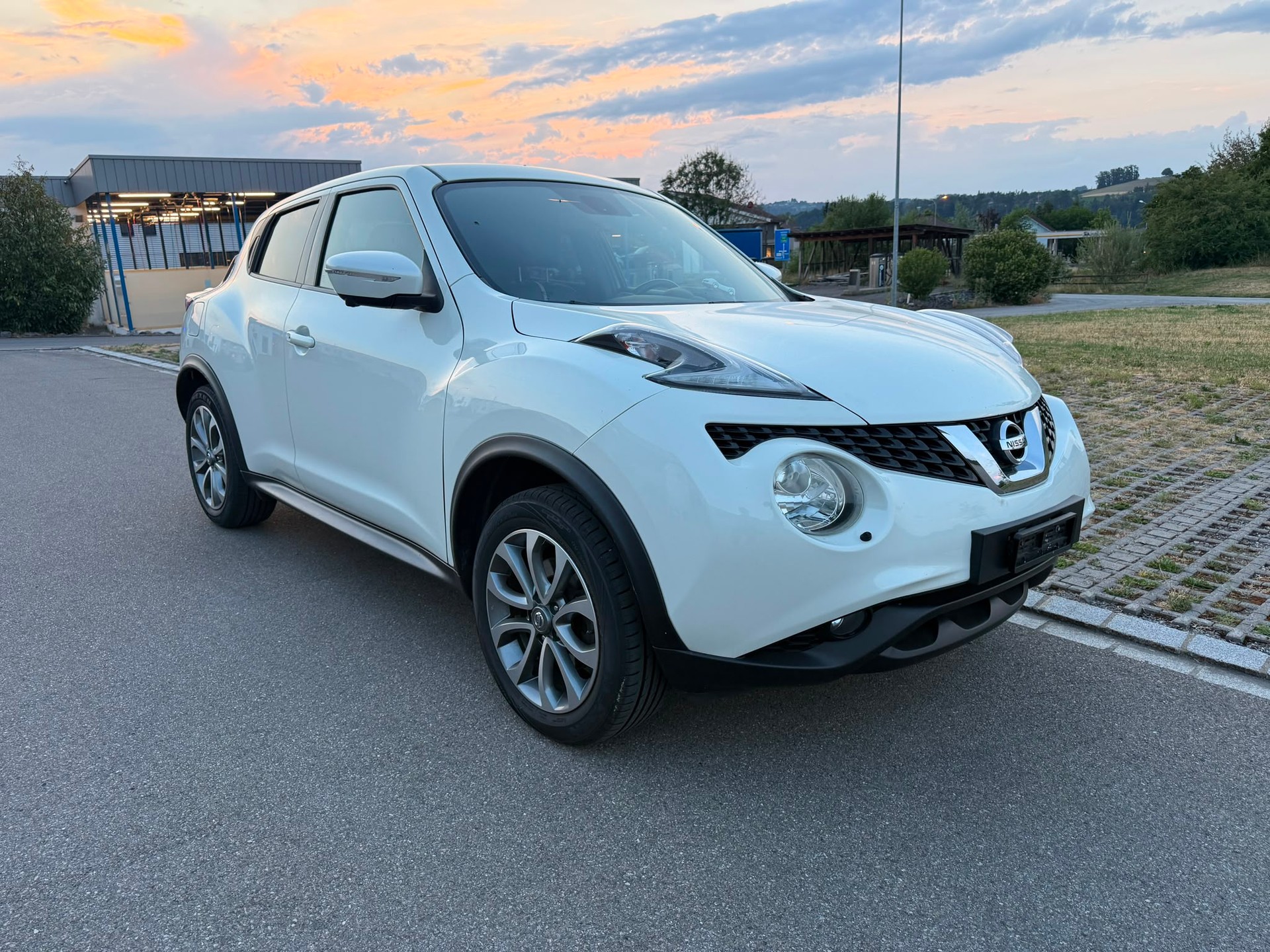 NISSAN Juke 1.6 DIG-T tekna 4x4 Xtronic M-CVT-image-9