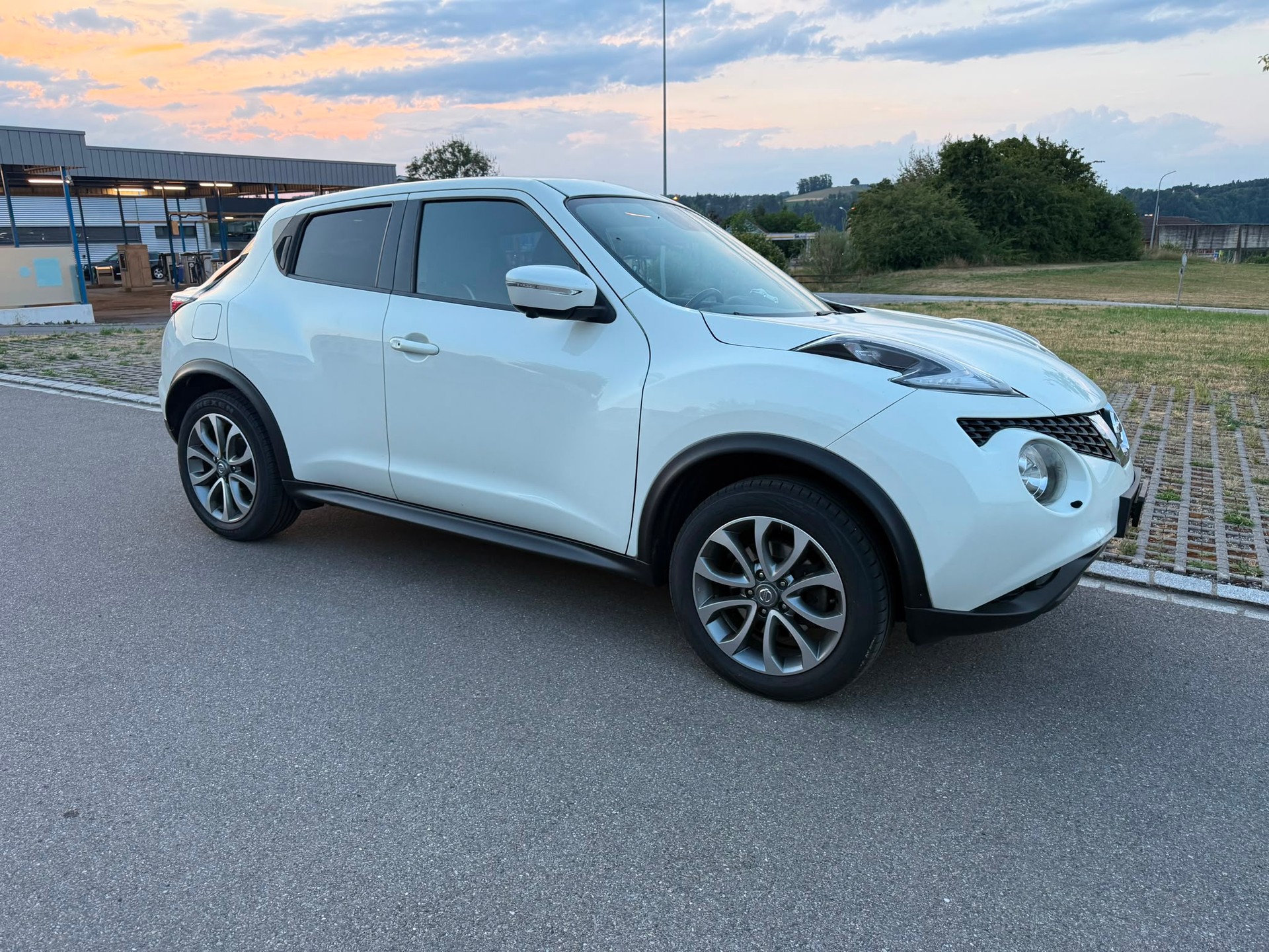 NISSAN Juke 1.6 DIG-T tekna 4x4 Xtronic M-CVT-image-10