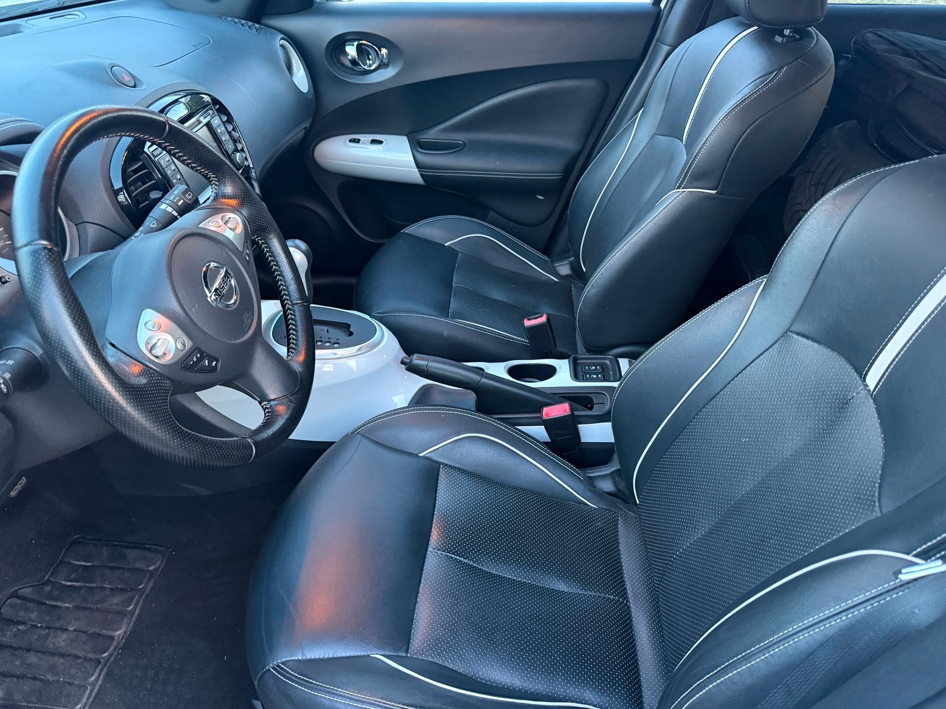 NISSAN Juke 1.6 DIG-T tekna 4x4 Xtronic M-CVT-image-23