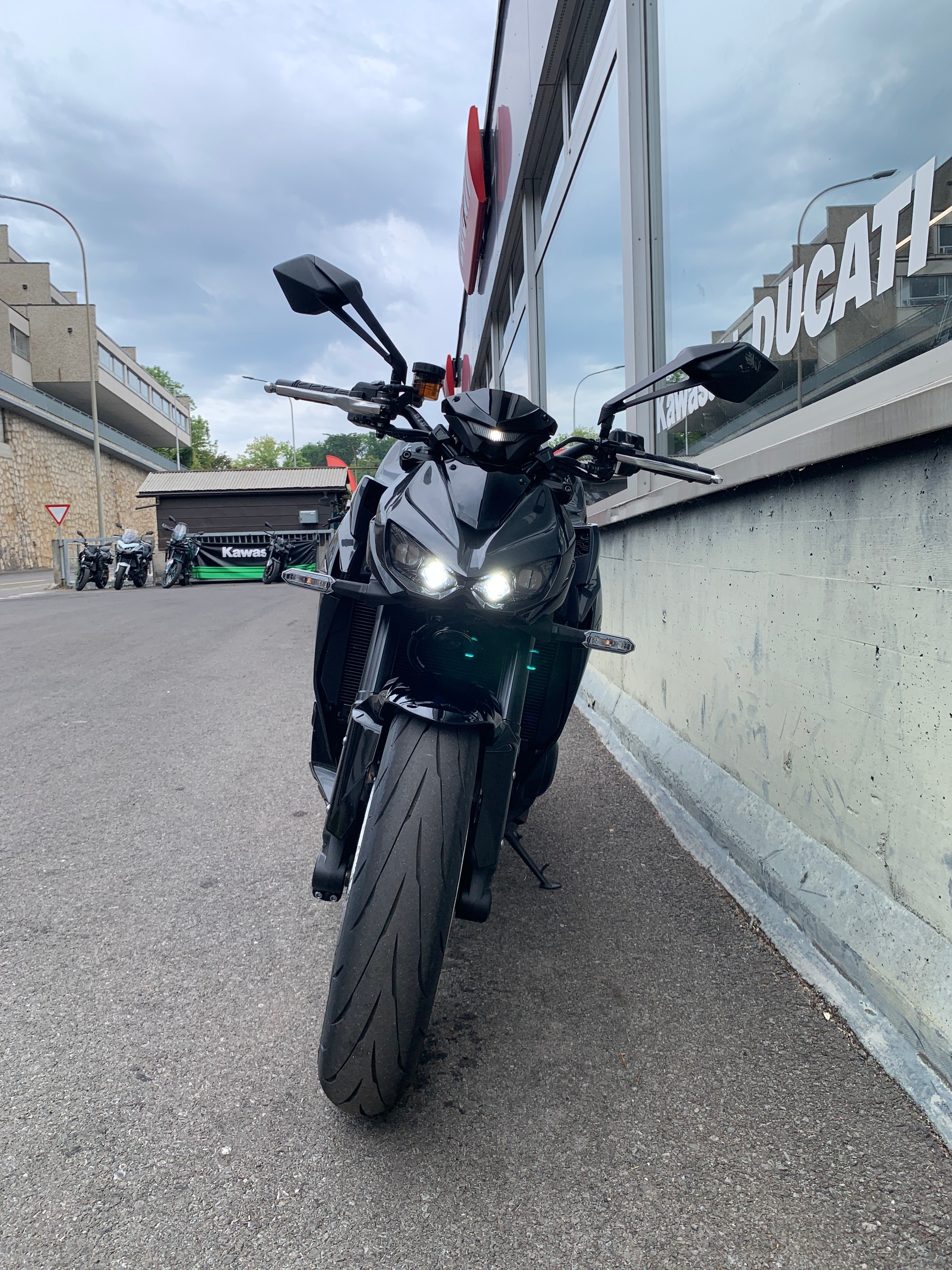 KAWASAKI Z 1100-showroom-element-2