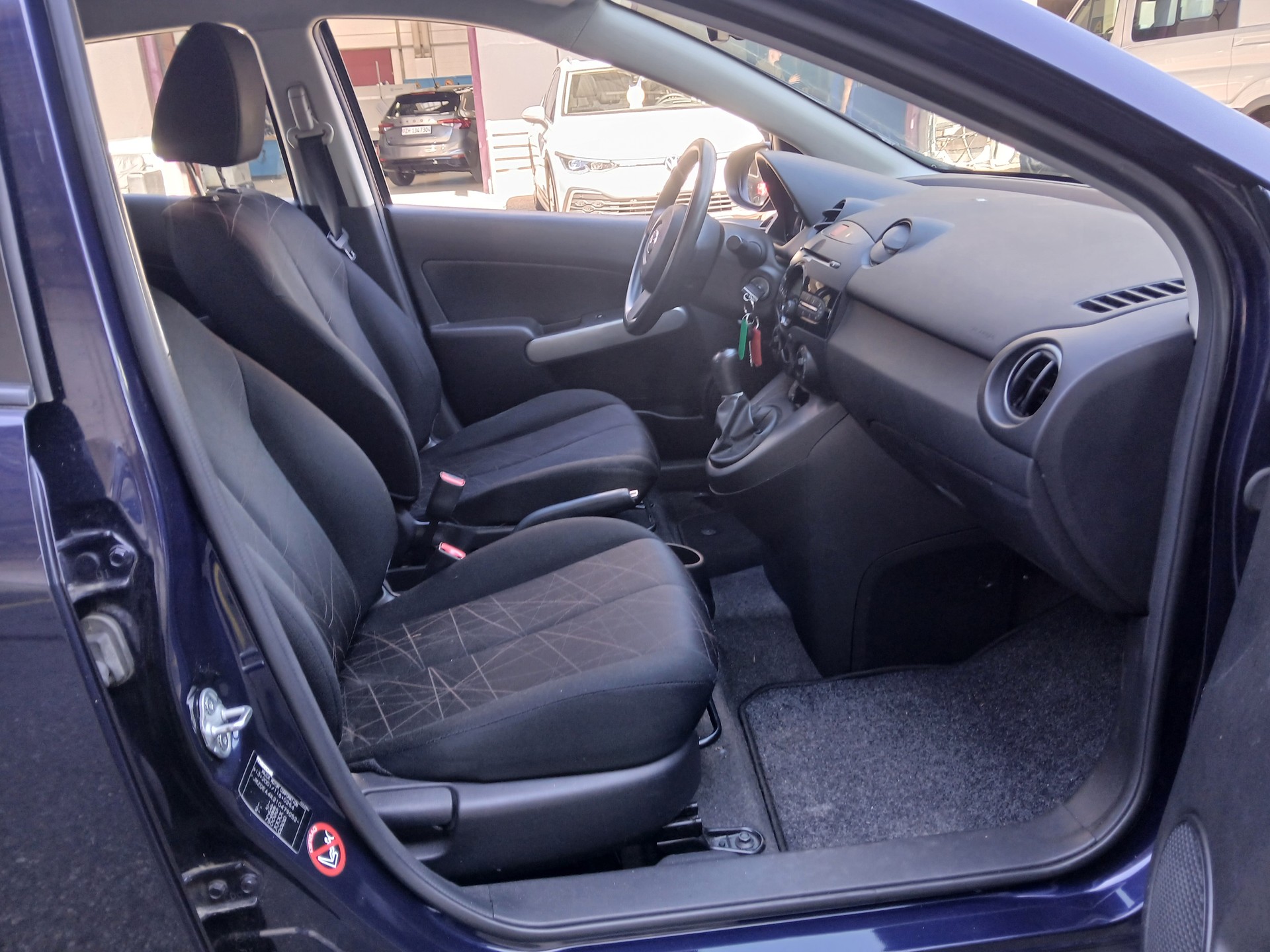 MAZDA 2 1.3i 16V Confort-image-10