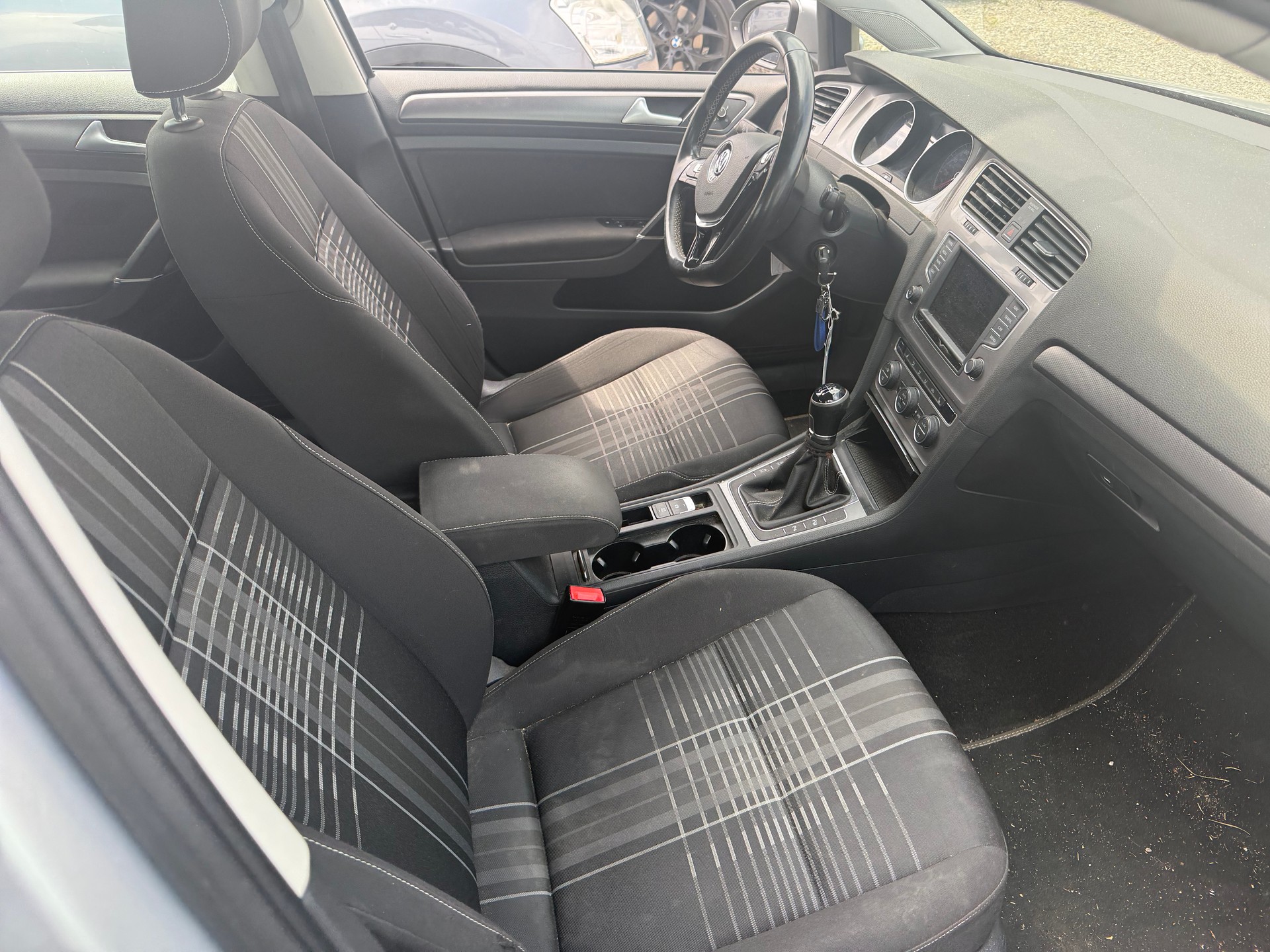 VW Golf 1.6 TDI Trendline 4Motion-image-4