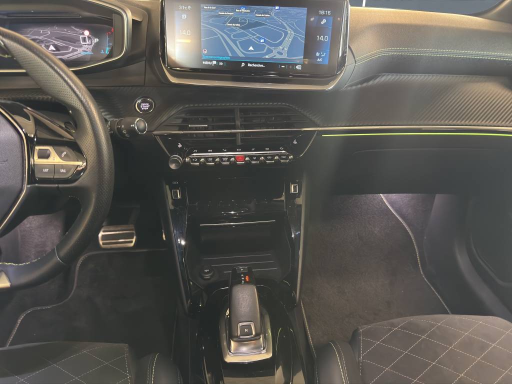 PEUGEOT 208 1.2 PureTech GT Pack EAT8-image-6