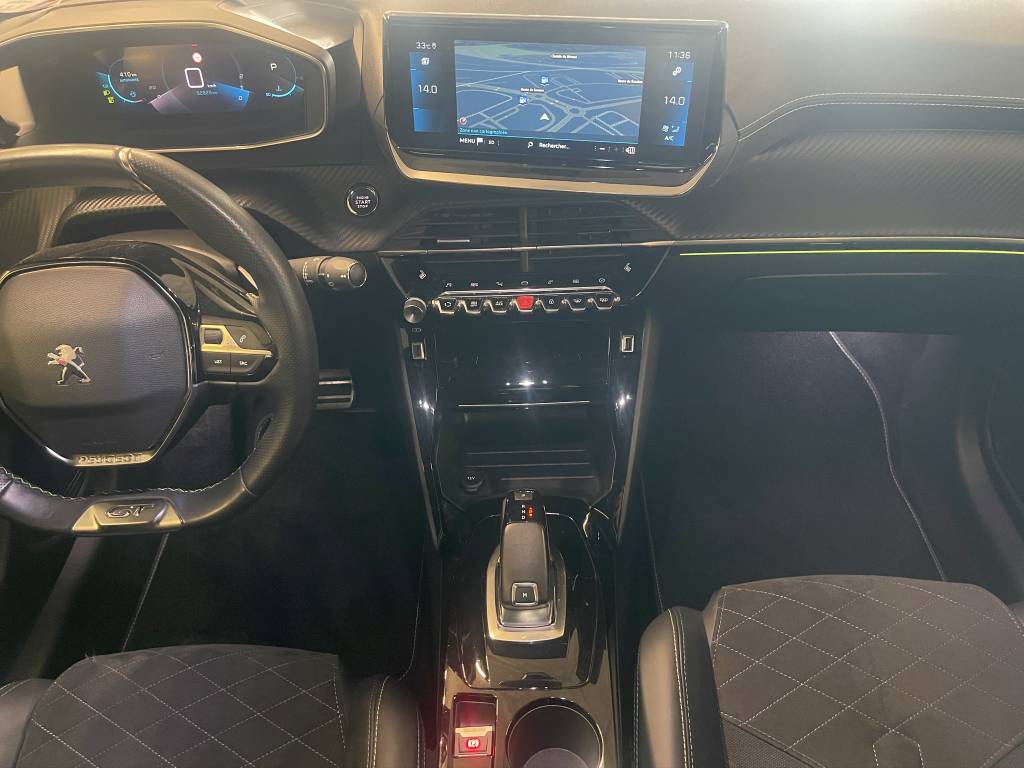 PEUGEOT 208 1.2 PureTech GT Pack EAT8-image-6
