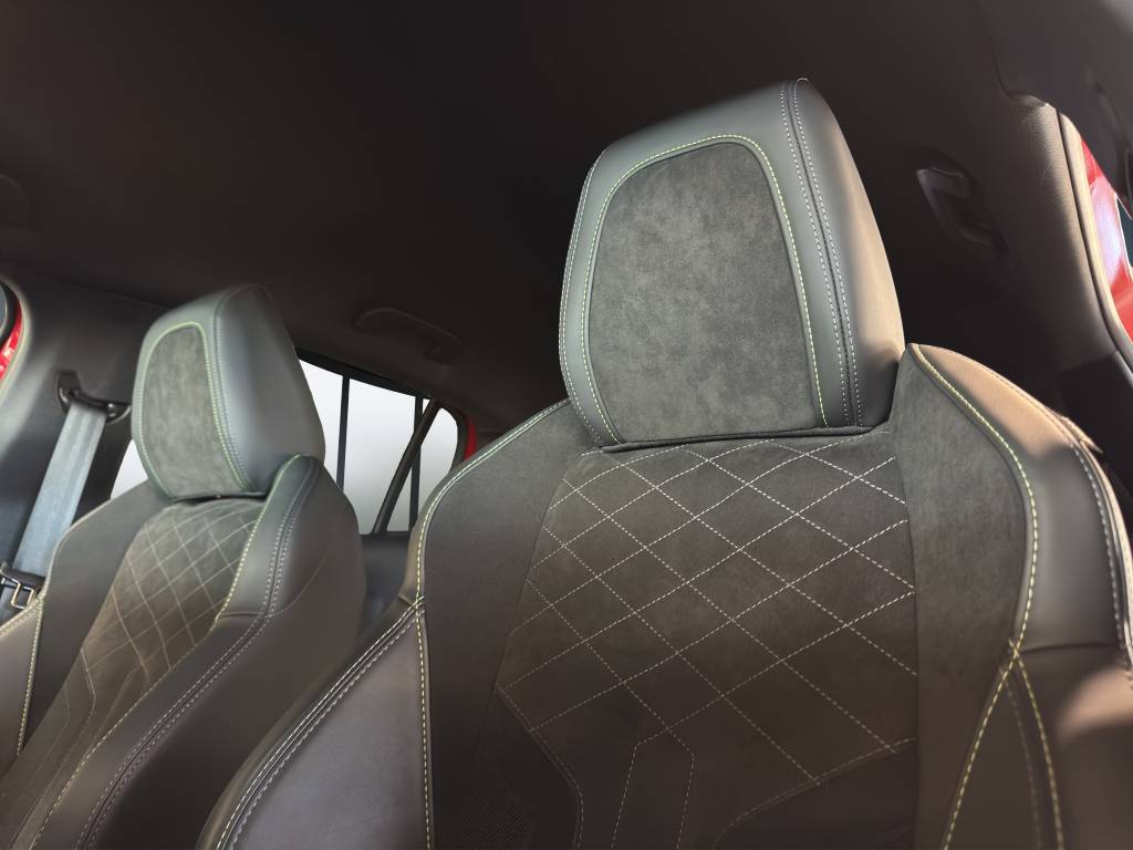 PEUGEOT 208 1.2 PureTech GT Pack EAT8-image-9