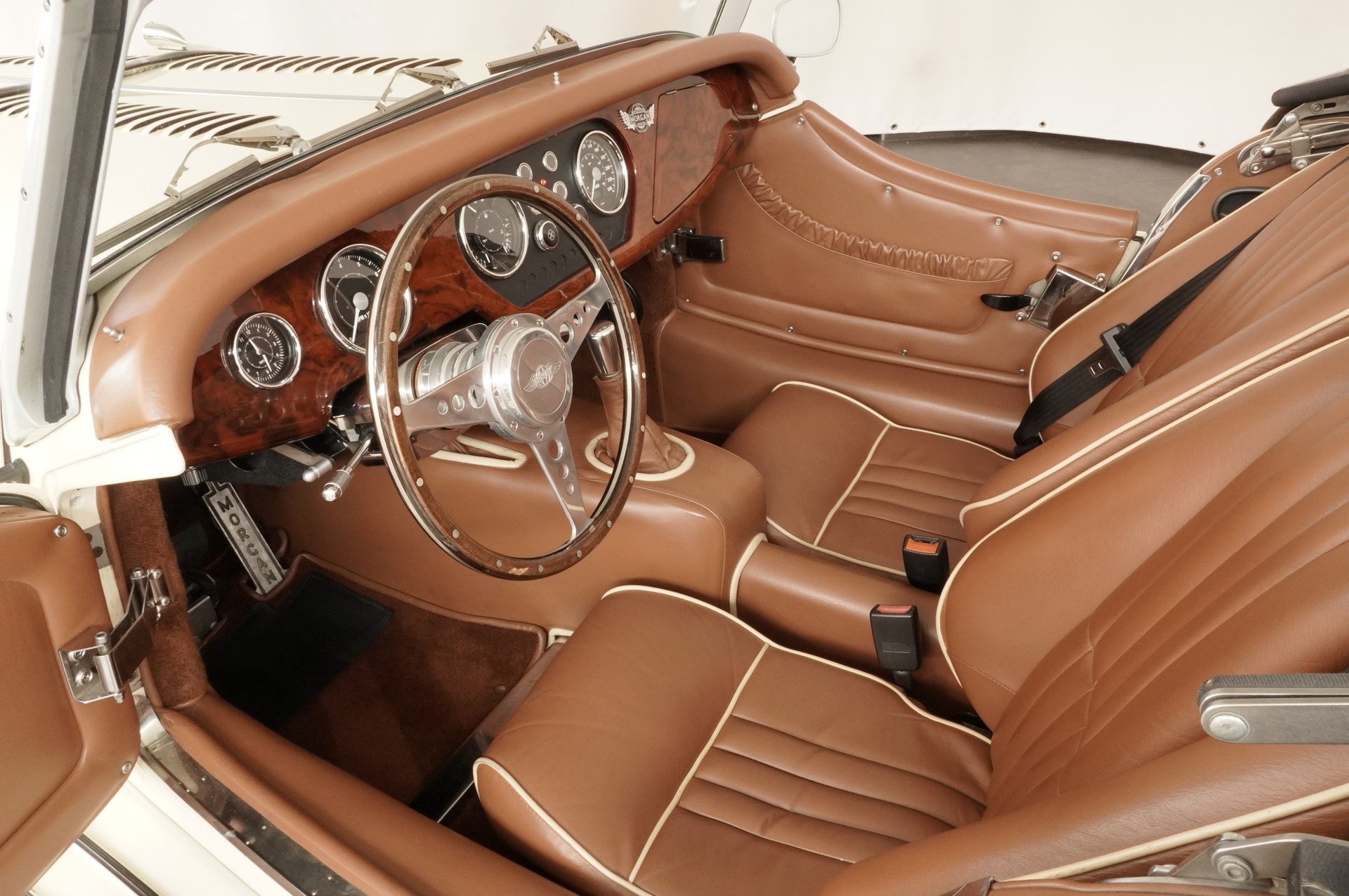 MORGAN Plus 4 2.0 Swiss Pack-image-10