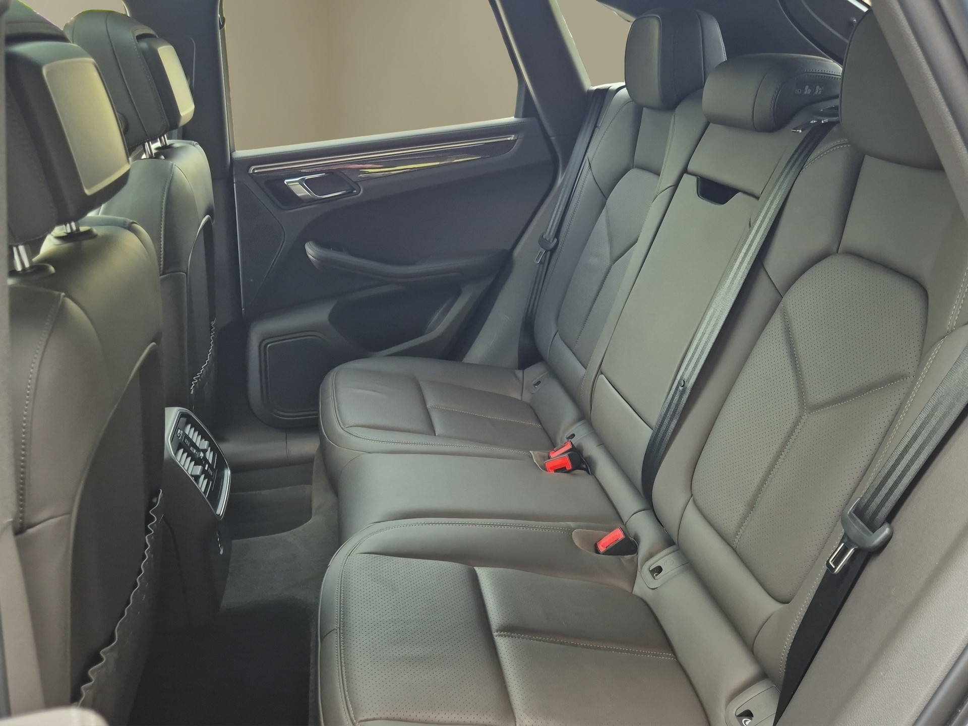 PORSCHE Macan S PDK-image-14