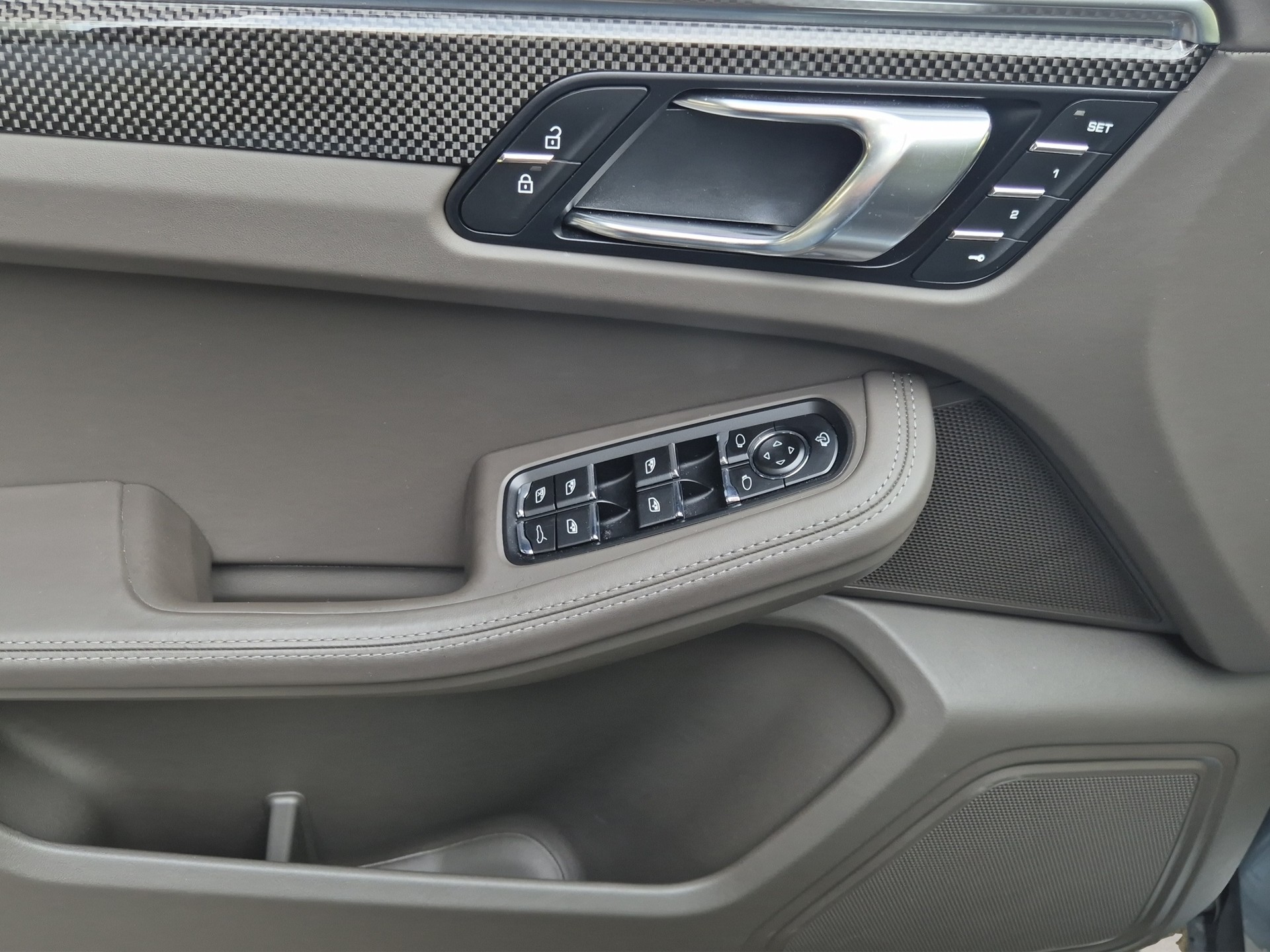 PORSCHE Macan S PDK-image-15